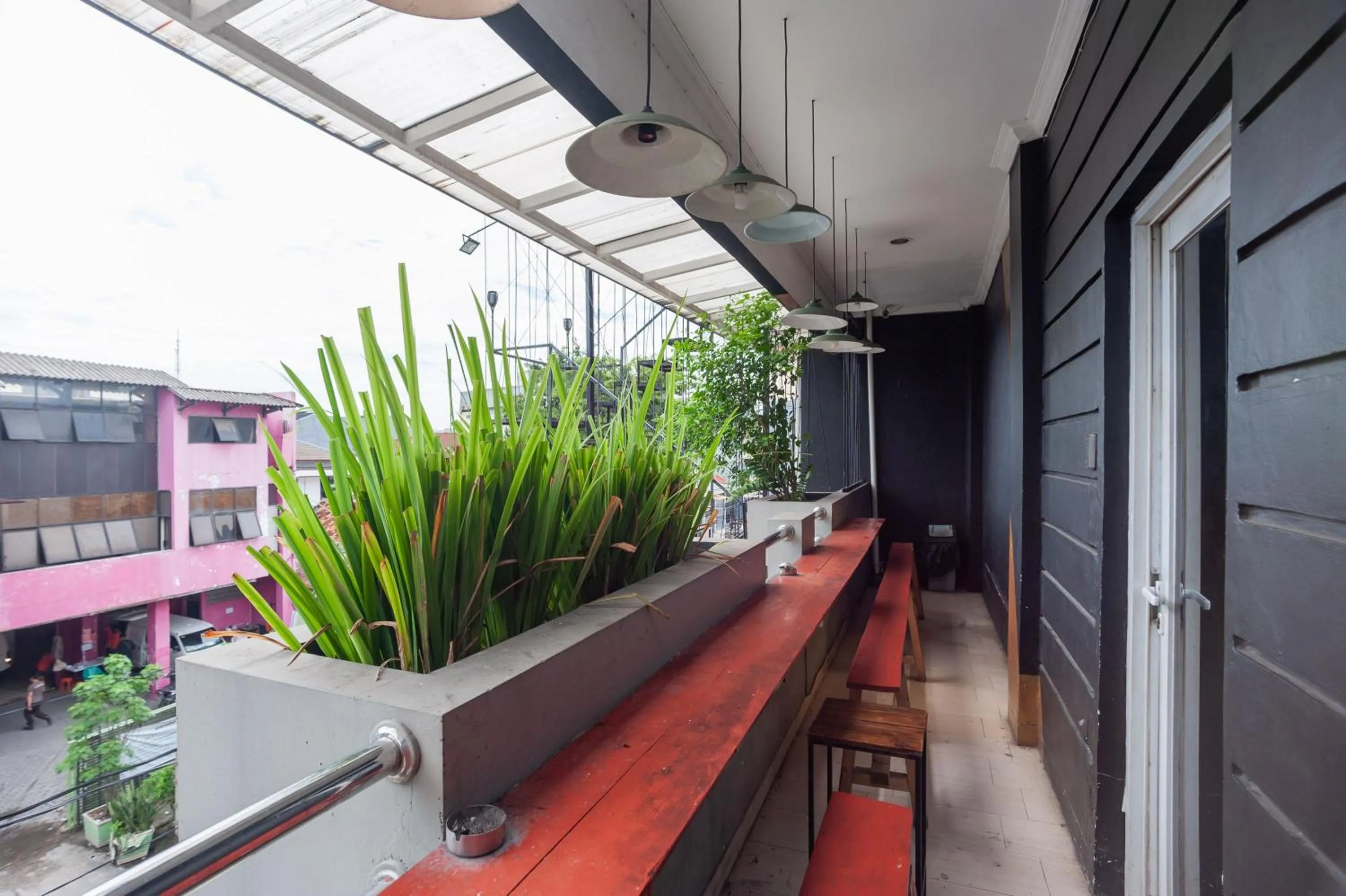 Balcony/Terrace in RedDoorz Plus @ Kemayoran