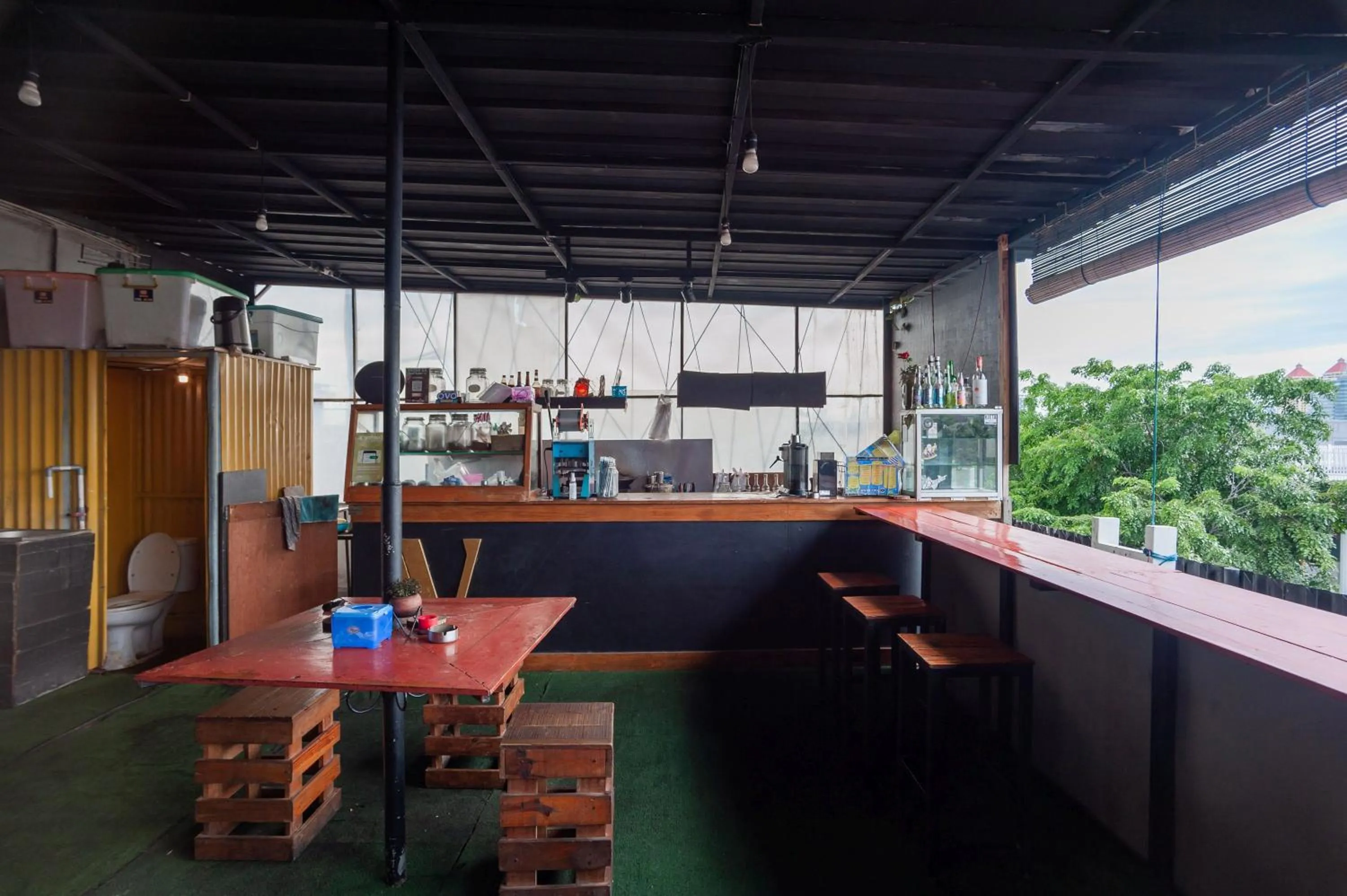 Restaurant/places to eat in RedDoorz Plus @ Kemayoran