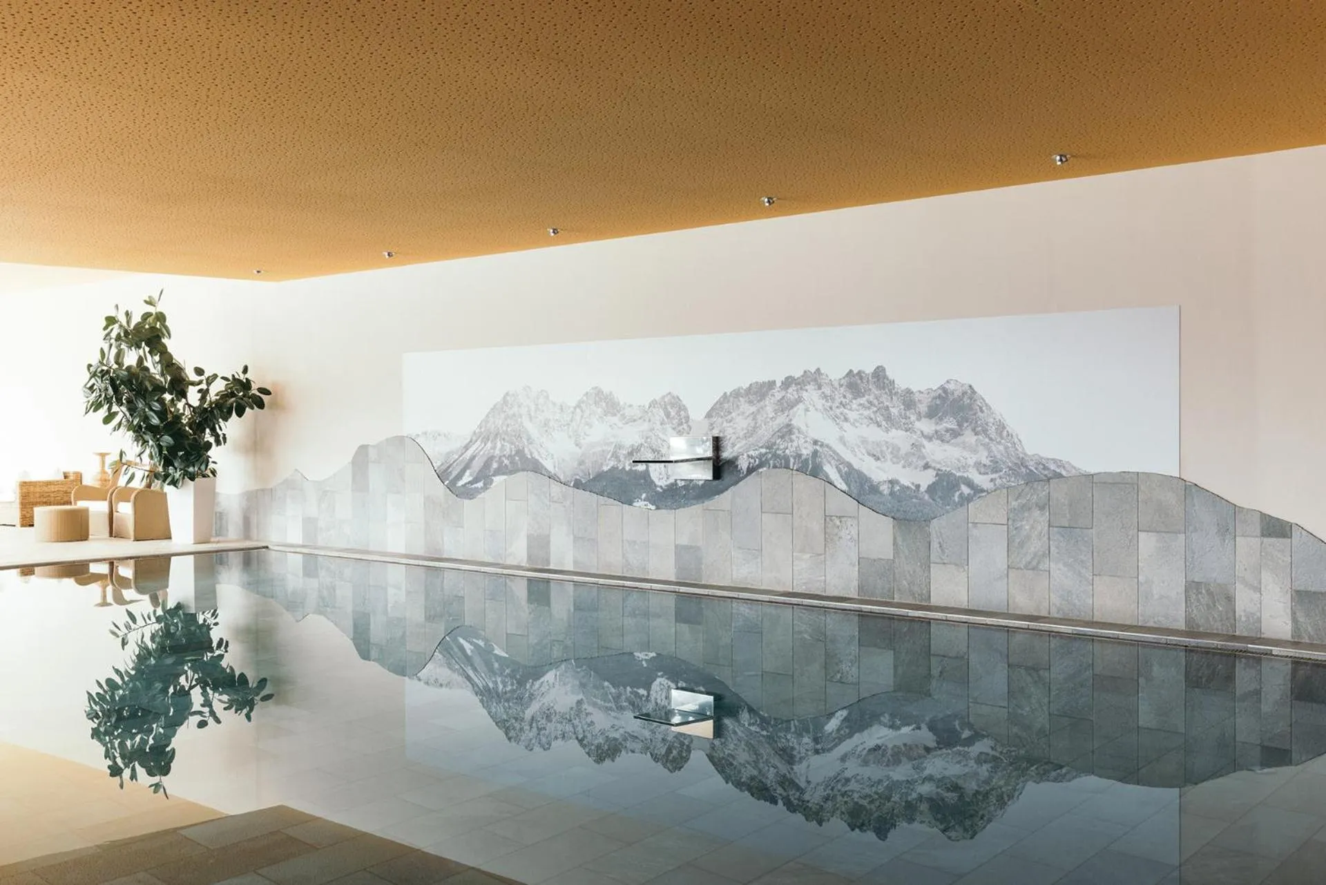 Swimming pool in Das Kaiserblick 4 Sterne Superior