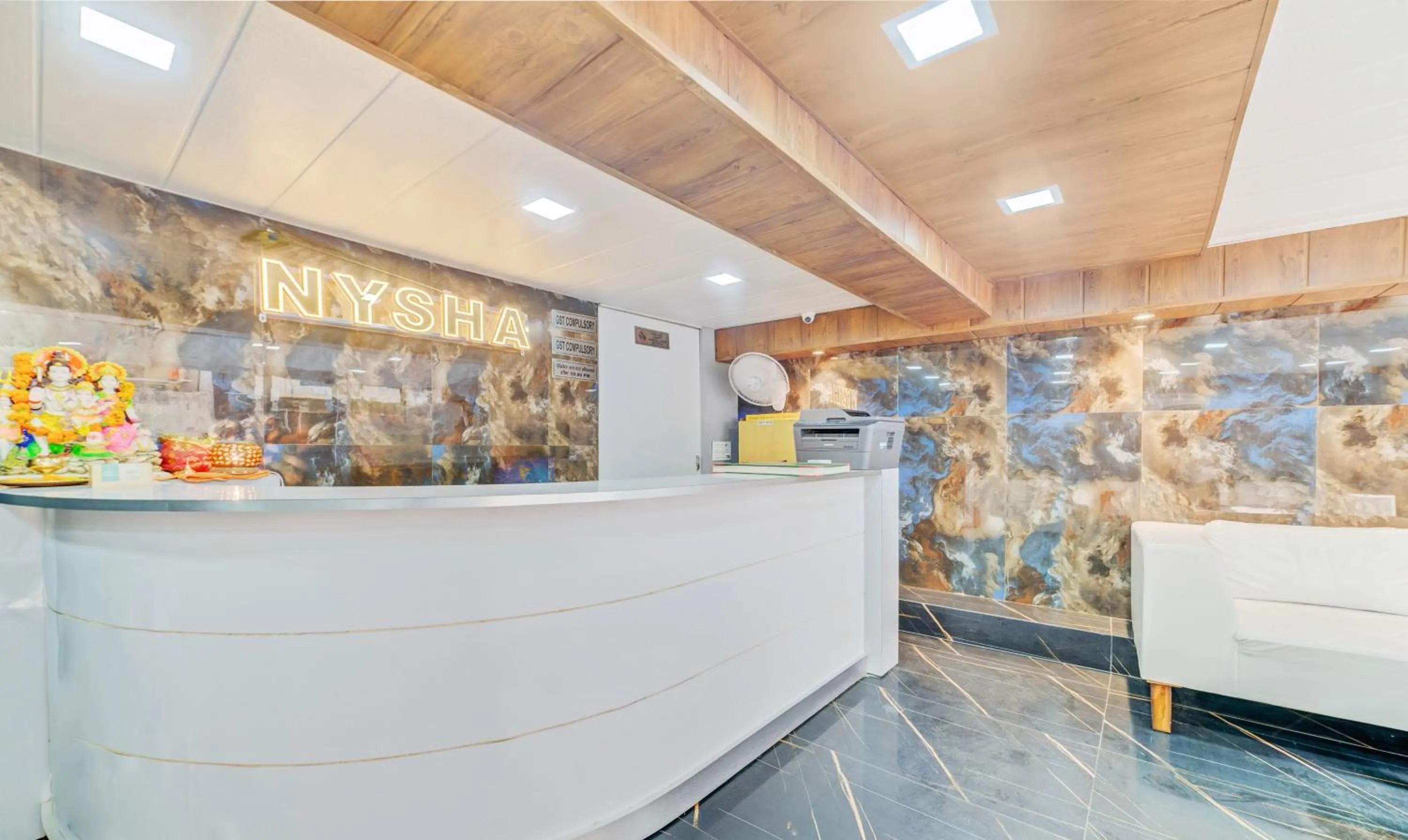 Kitchen or kitchenette in Hotel Nysha Palace Near IGI Airport