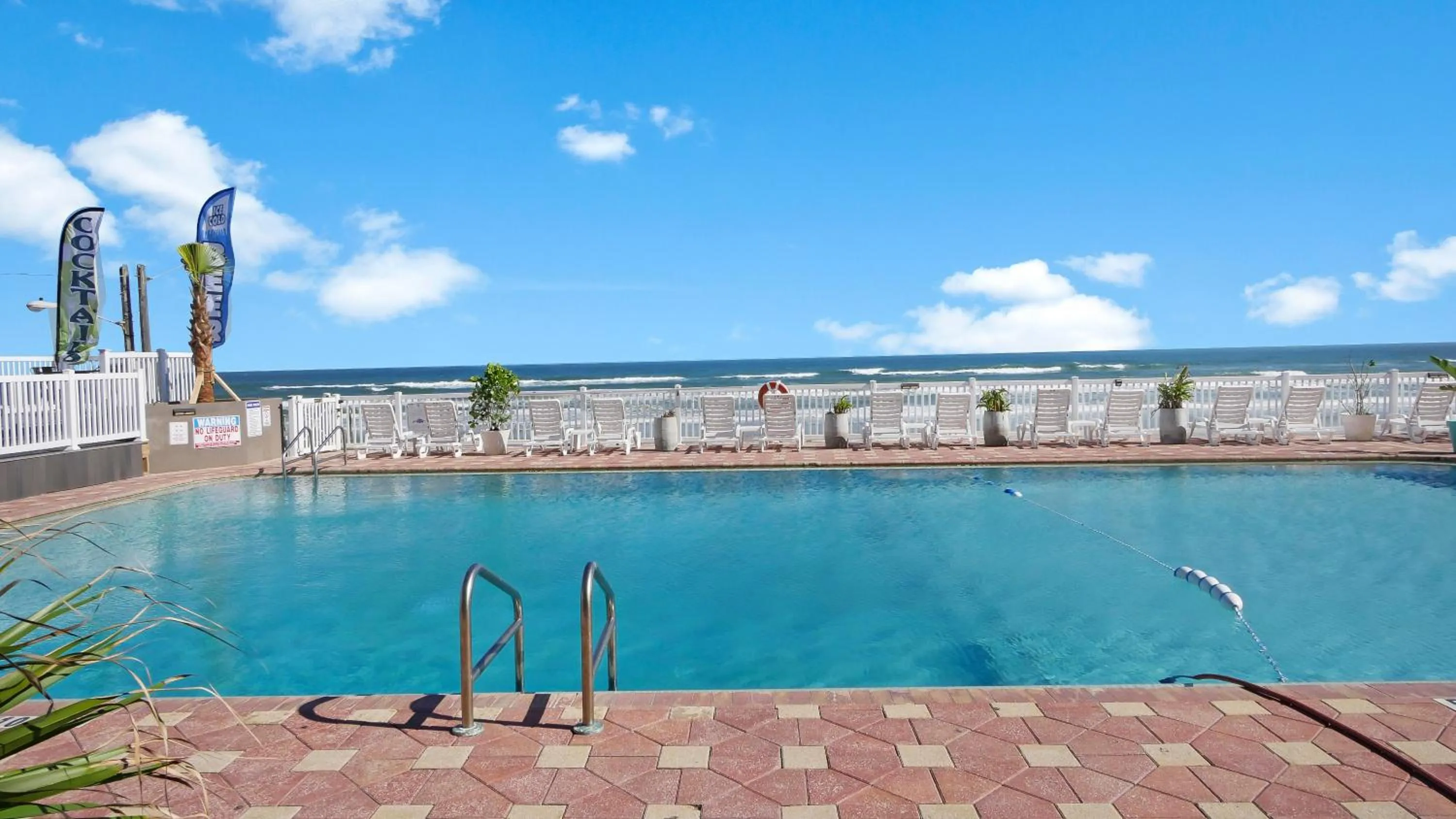 Lounge or bar in Boardwalk Inn and Suites
