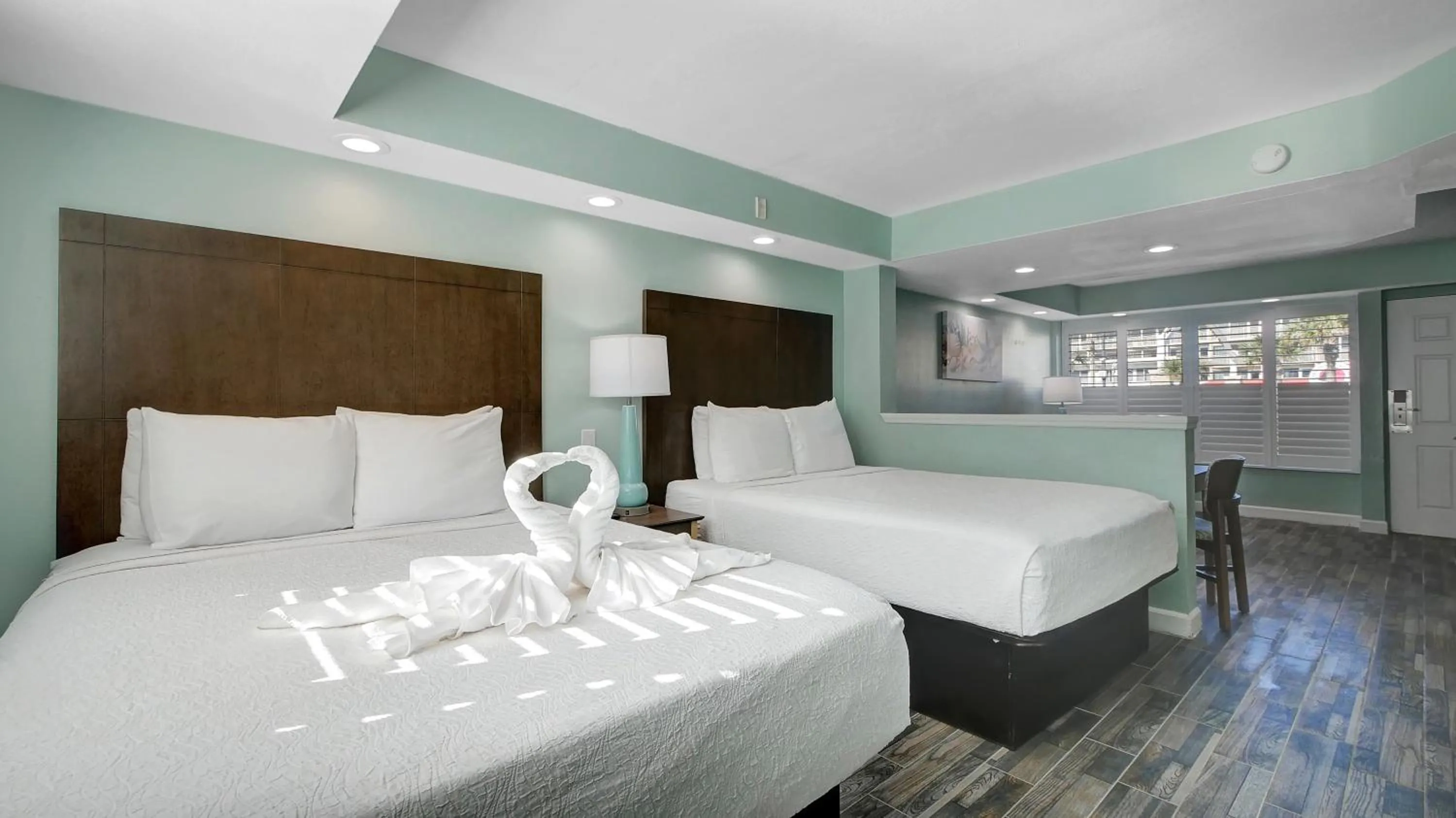 Photo of the whole room, Bed in Boardwalk Inn and Suites