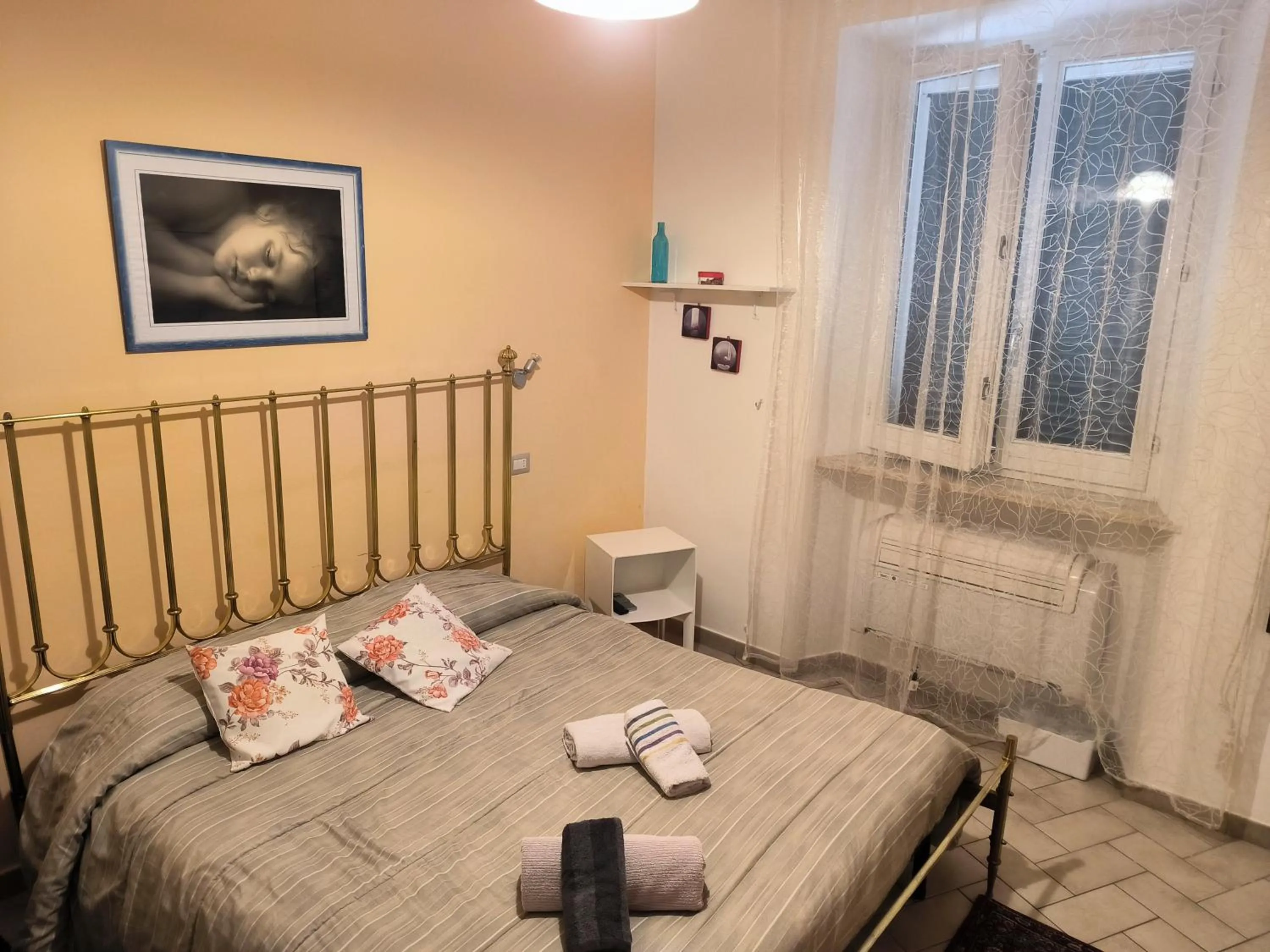 Photo of the whole room, Bed in Sweet Night