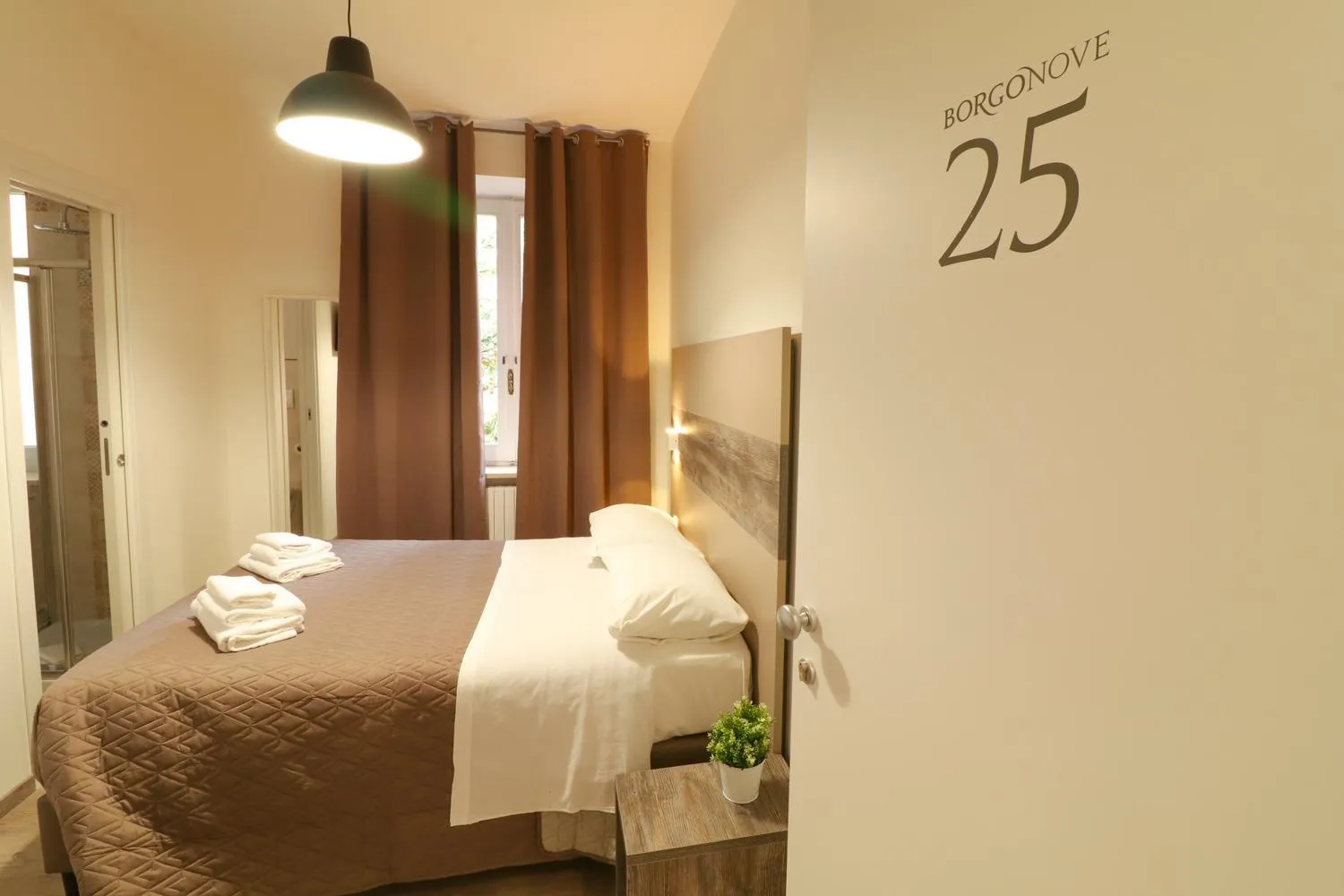 Photo of the whole room, Bed in BorgoNove