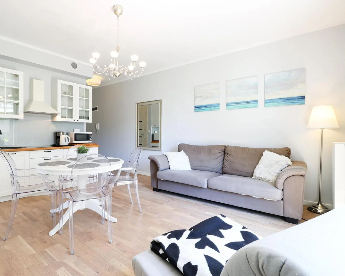 Kitchen or kitchenette in Pegaz Apartments by Baltic Home