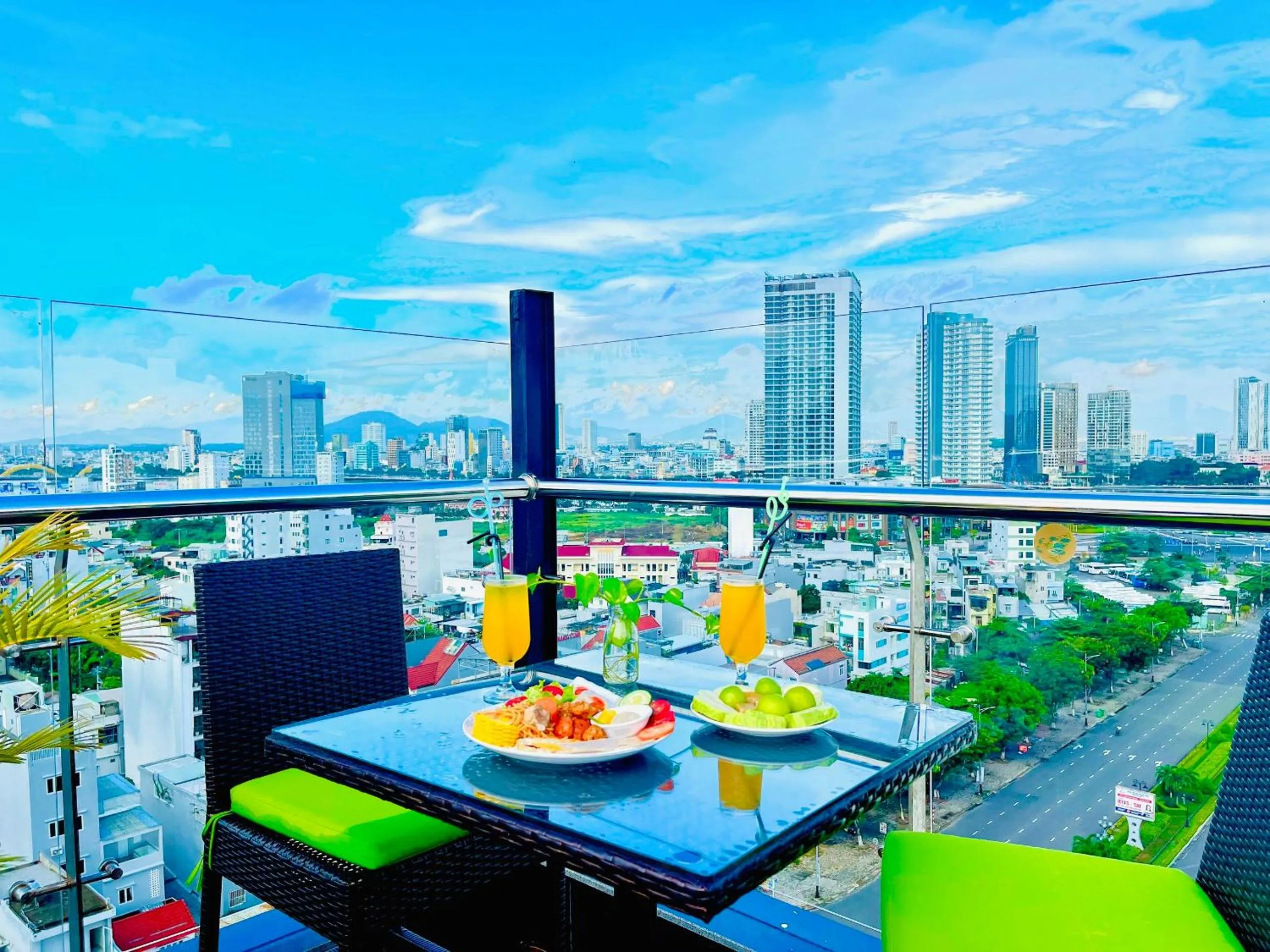 Balcony/Terrace in Roliva Hotel & Apartment Danang