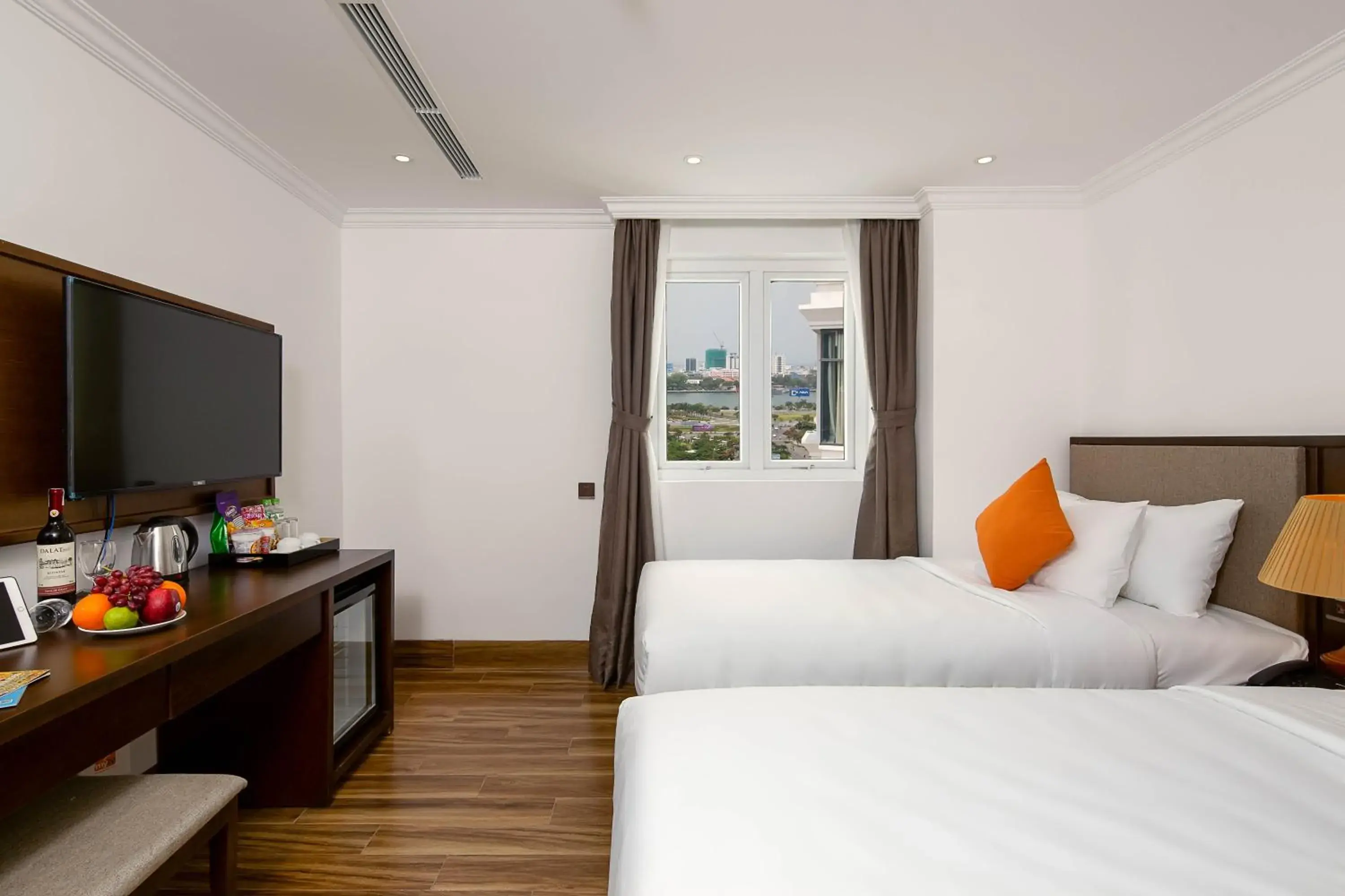 Deluxe Double or Twin Room with City View in Roliva Hotel & Apartment Danang Deluxe Double or Twin Room with City View in Roliva Hotel & Apartment Danang