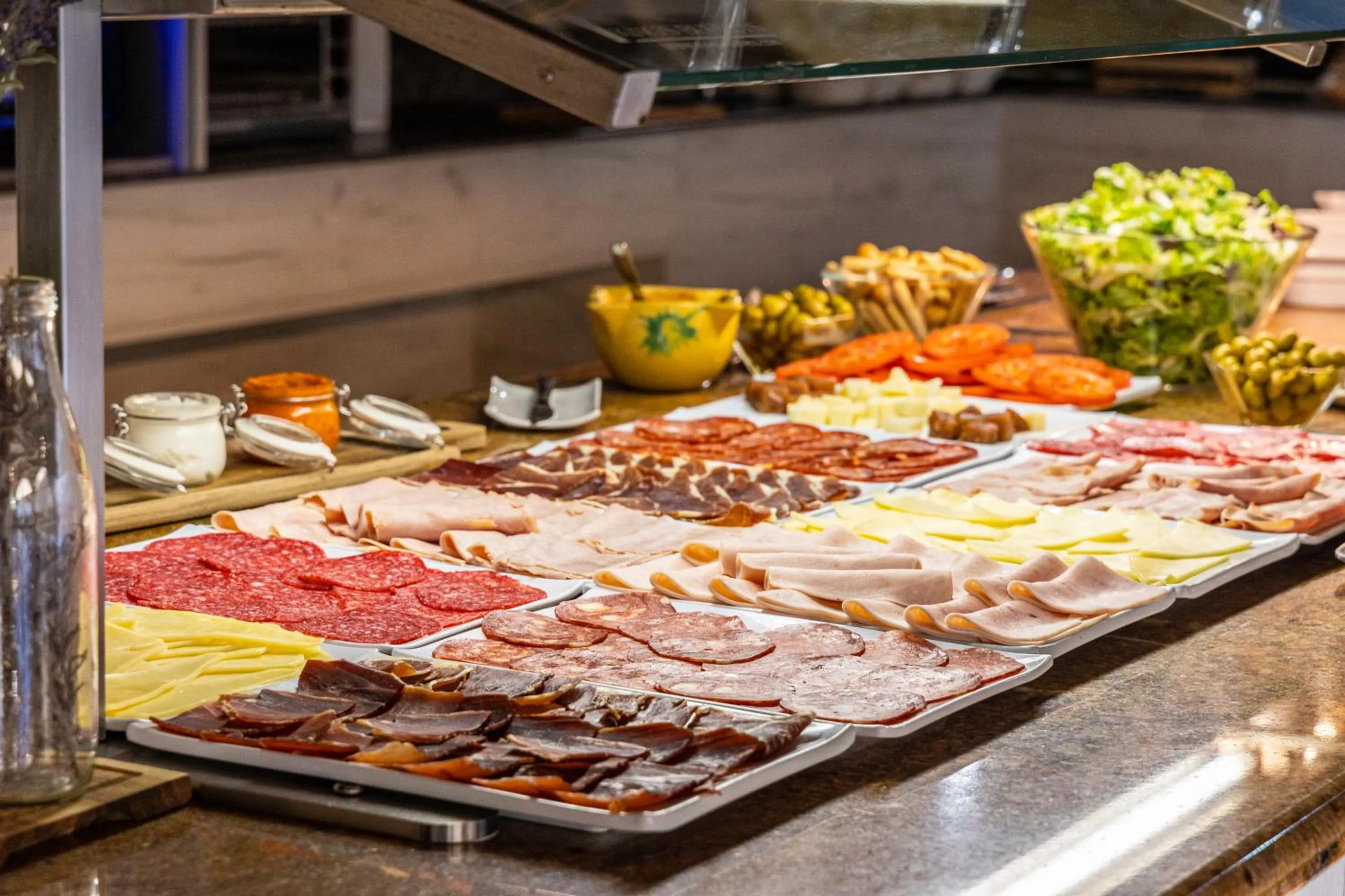 Buffet breakfast in Hotel Plaza Del Castillo