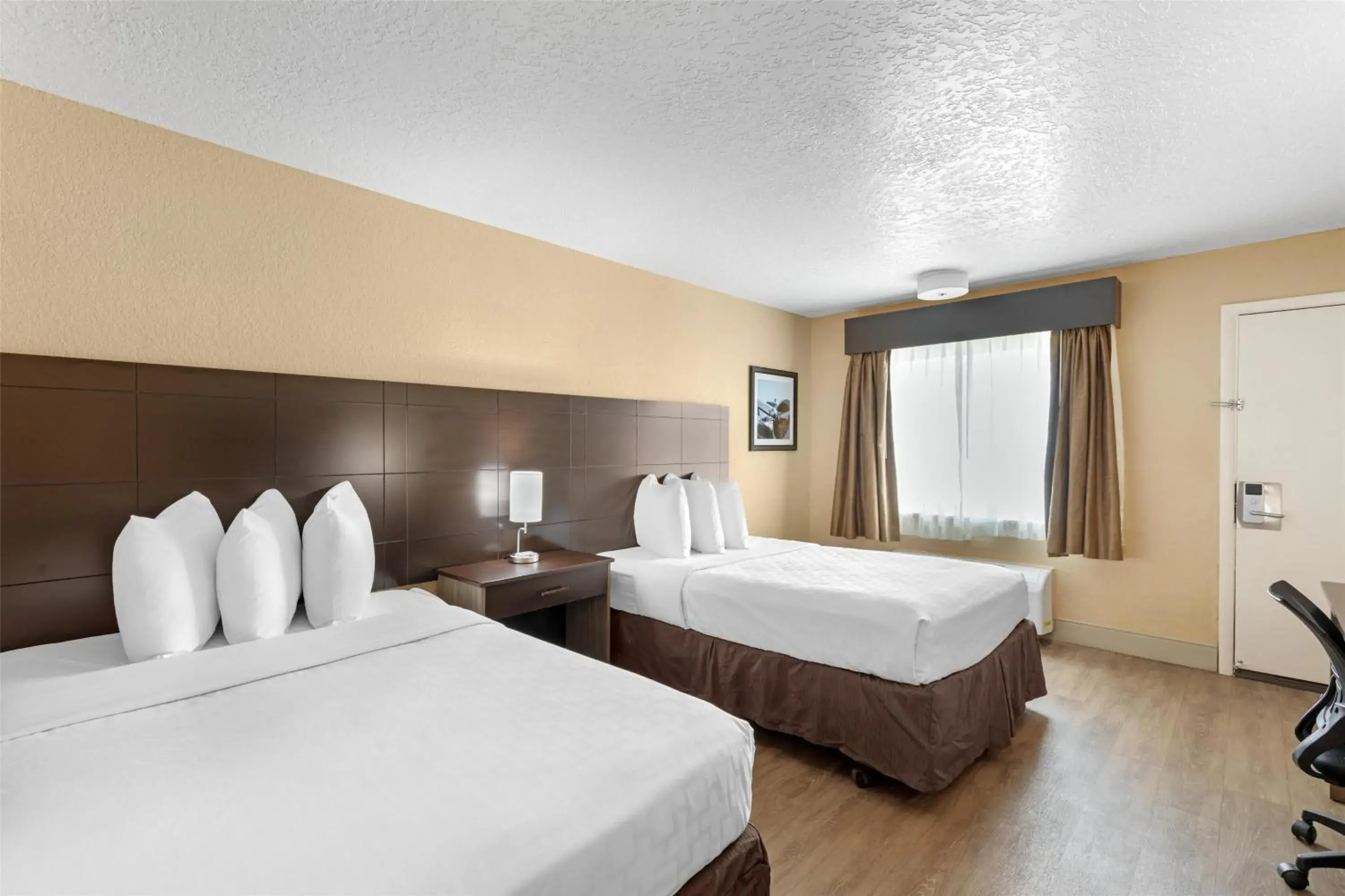 Suite with Two Double Beds - Non-Smoking in Best Western Space Shuttle Inn Suite with Two Double Beds - Non-Smoking in Best Western Space Shuttle Inn