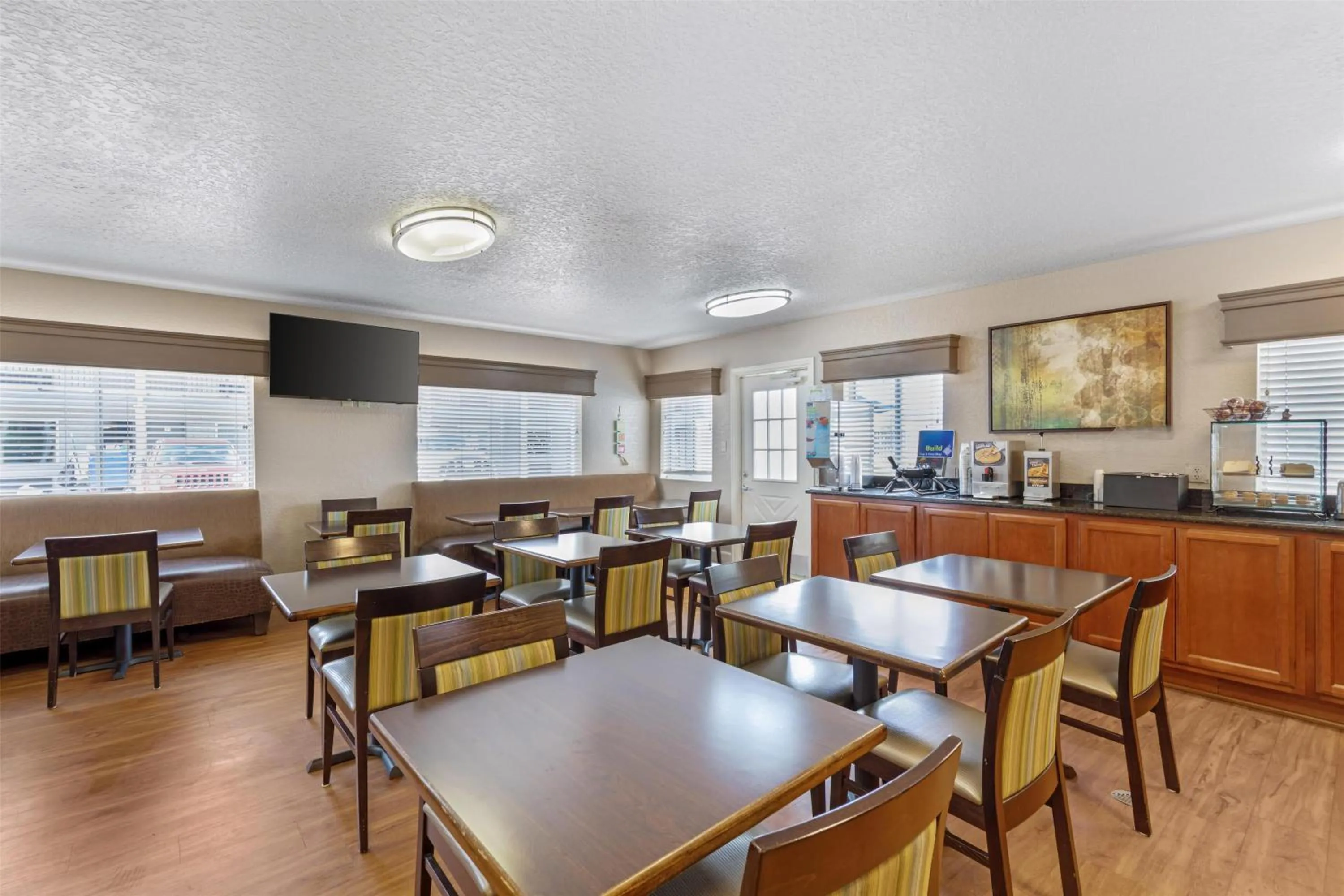 Breakfast in Best Western Space Shuttle Inn