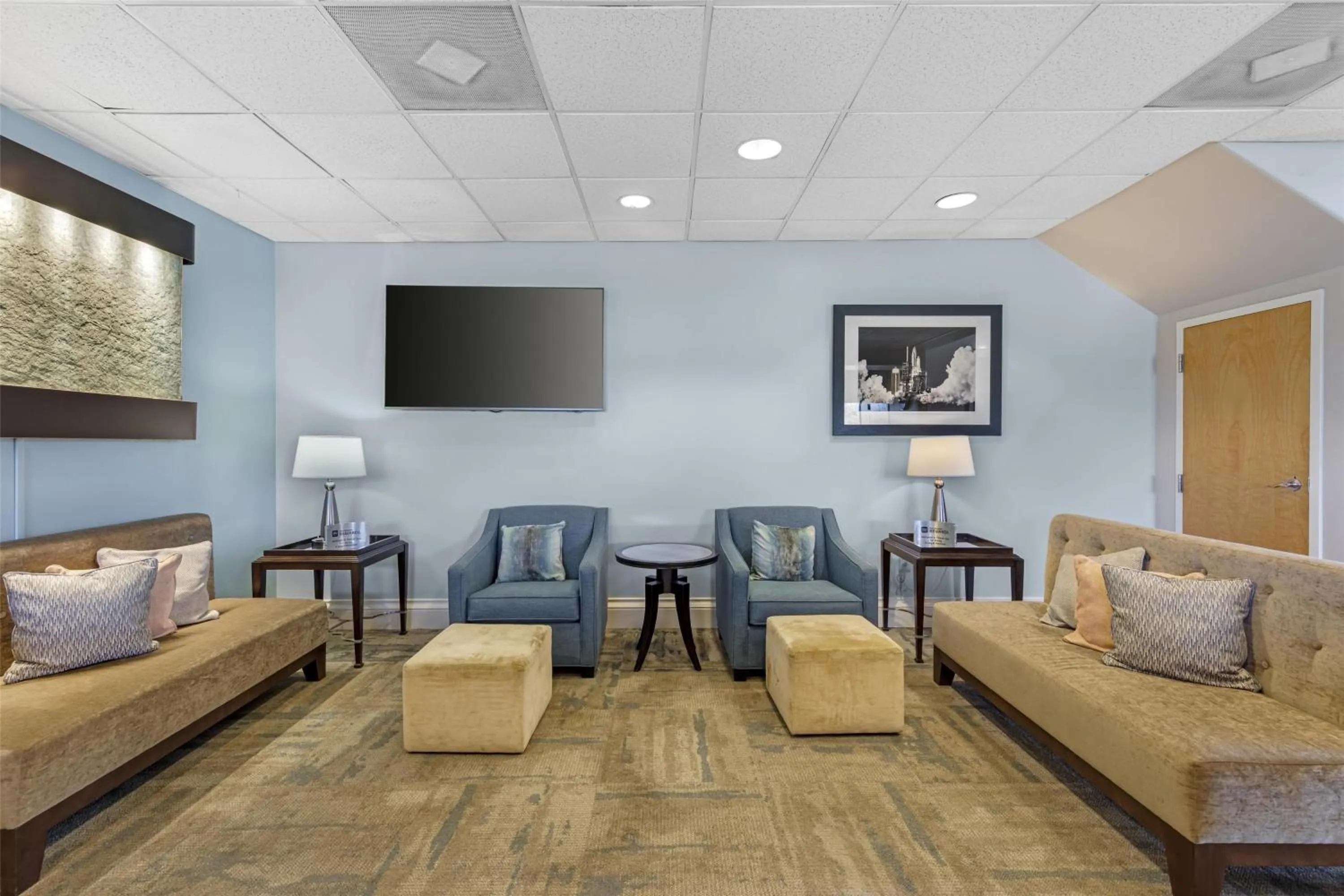 Lobby or reception in Best Western Space Shuttle Inn