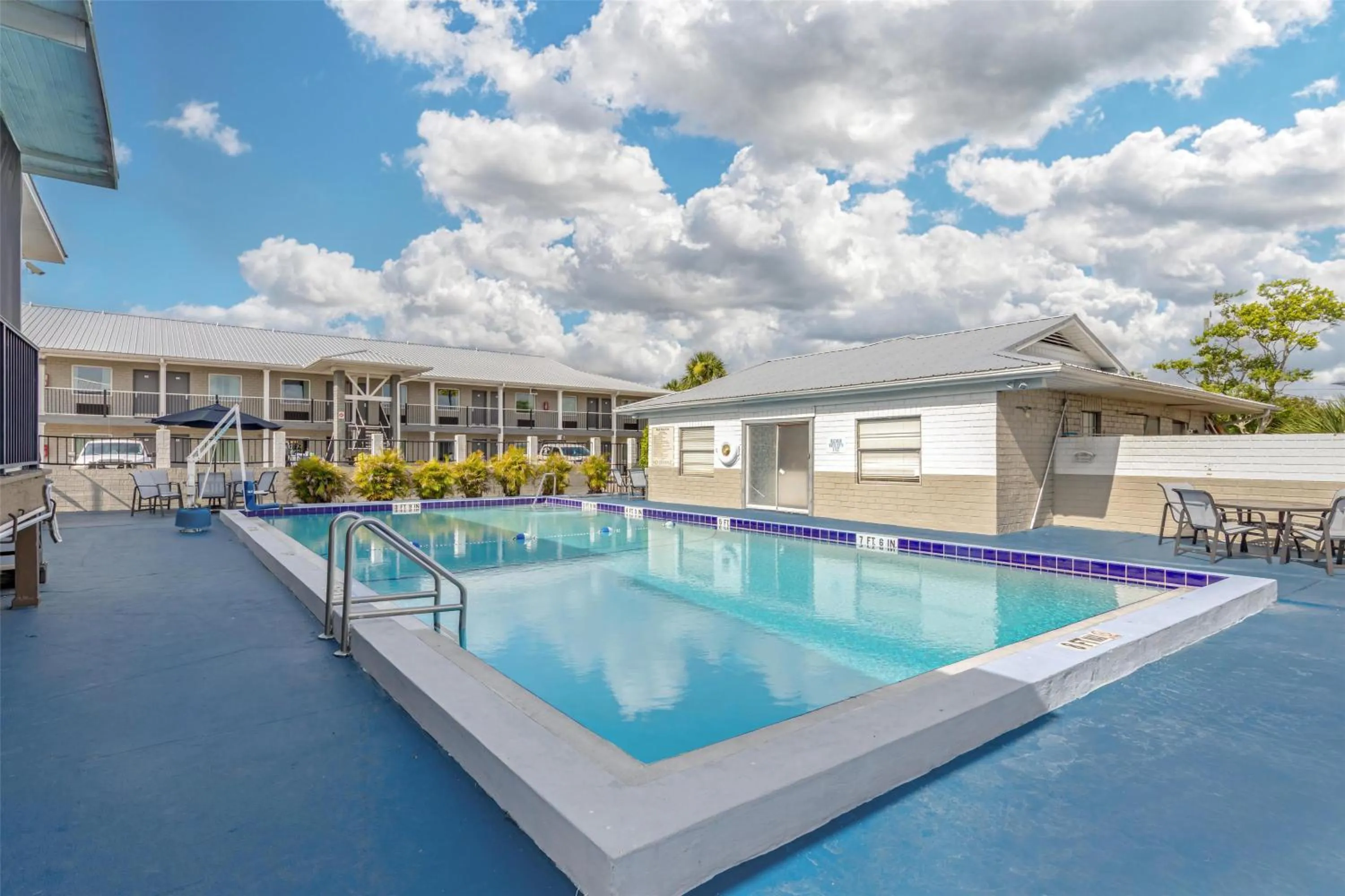 Pool view in Best Western Space Shuttle Inn