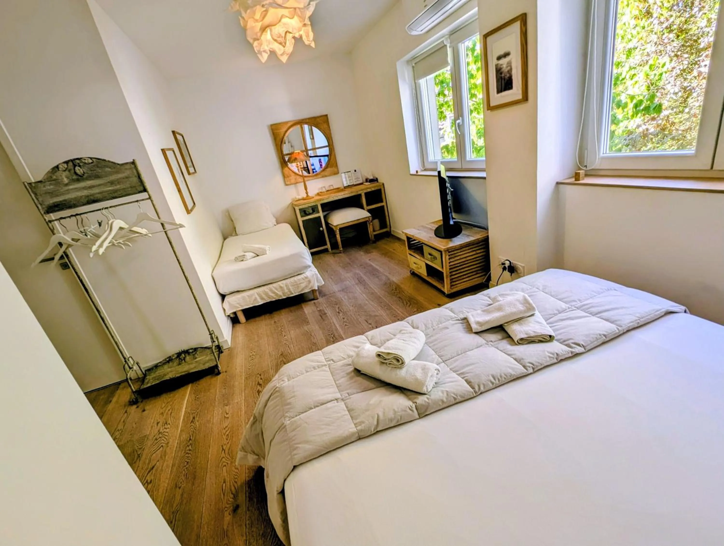 Photo of the whole room, Bed in MOODz HOTEL VIENNE