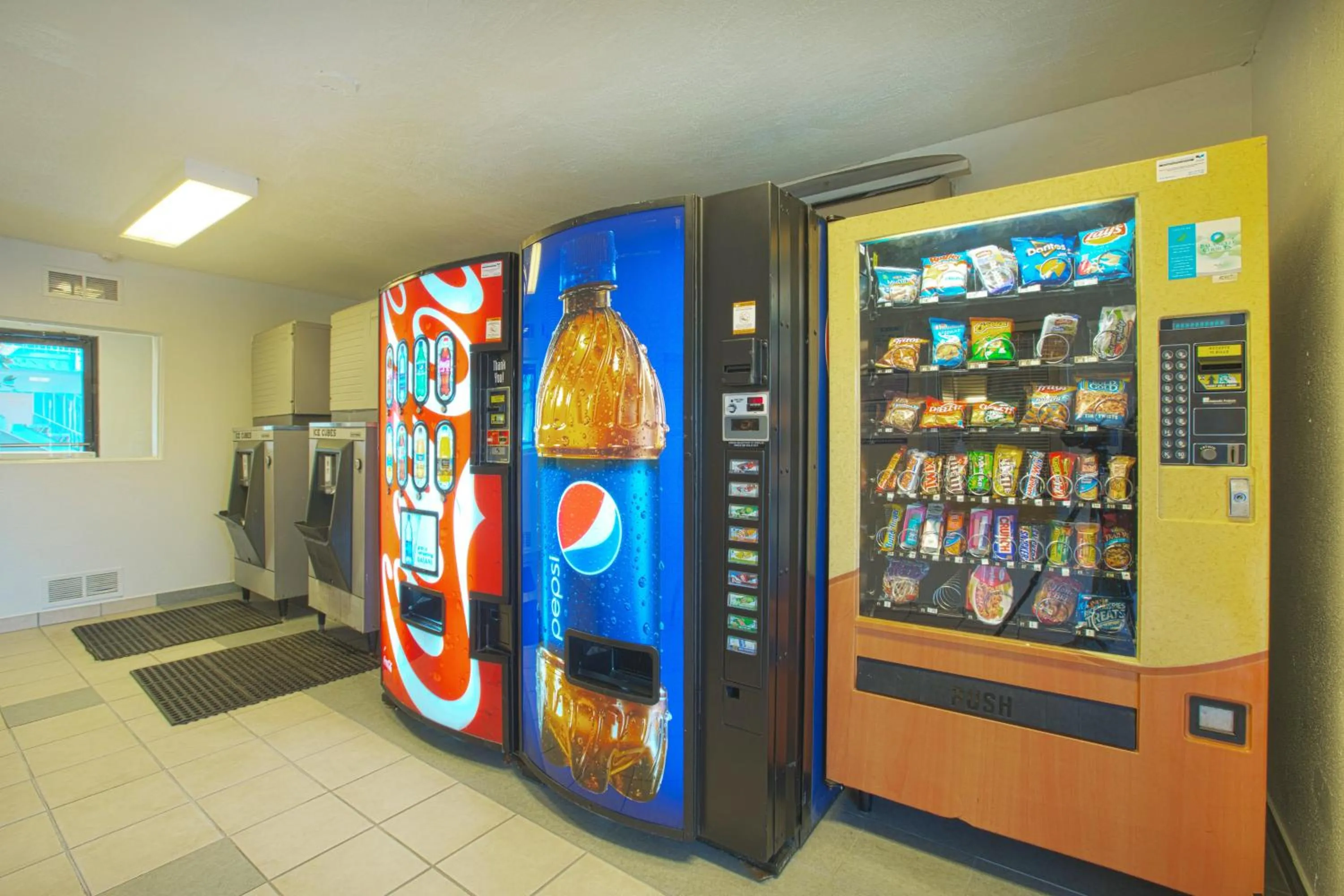 On-site shops in North Charleston Lodge