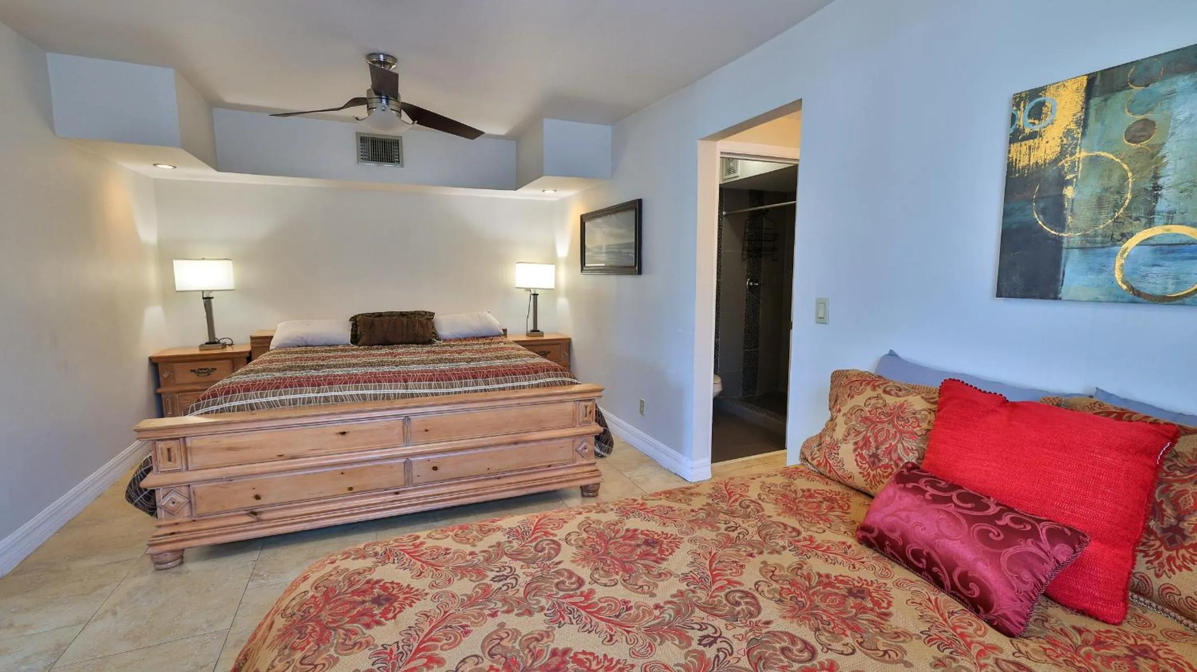 Bedroom, Bed in Driftwood Beach Motel