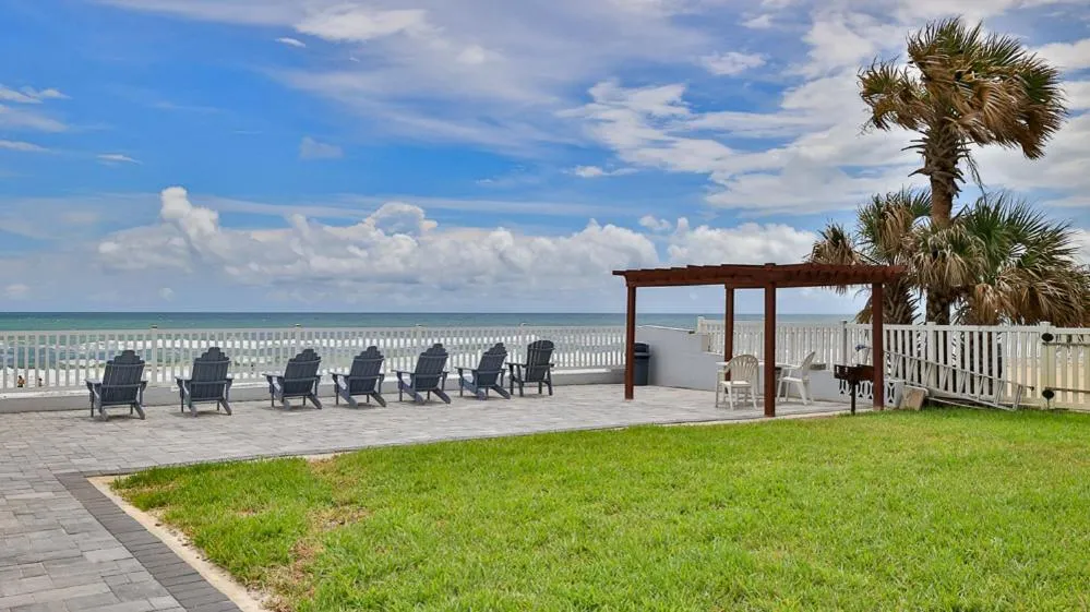 Beach in Driftwood Beach Motel