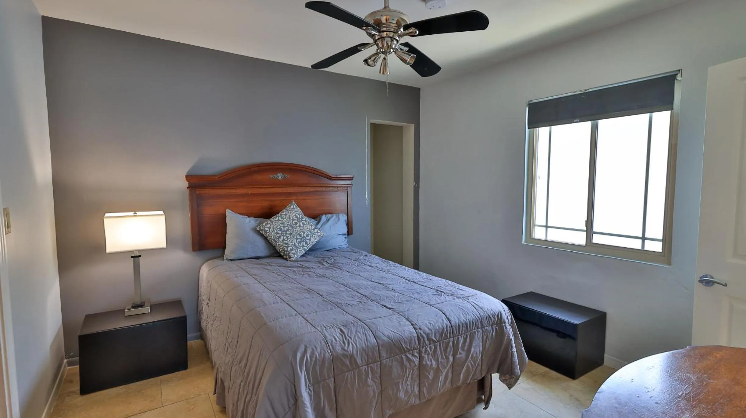 Bedroom, Bed in Driftwood Beach Motel