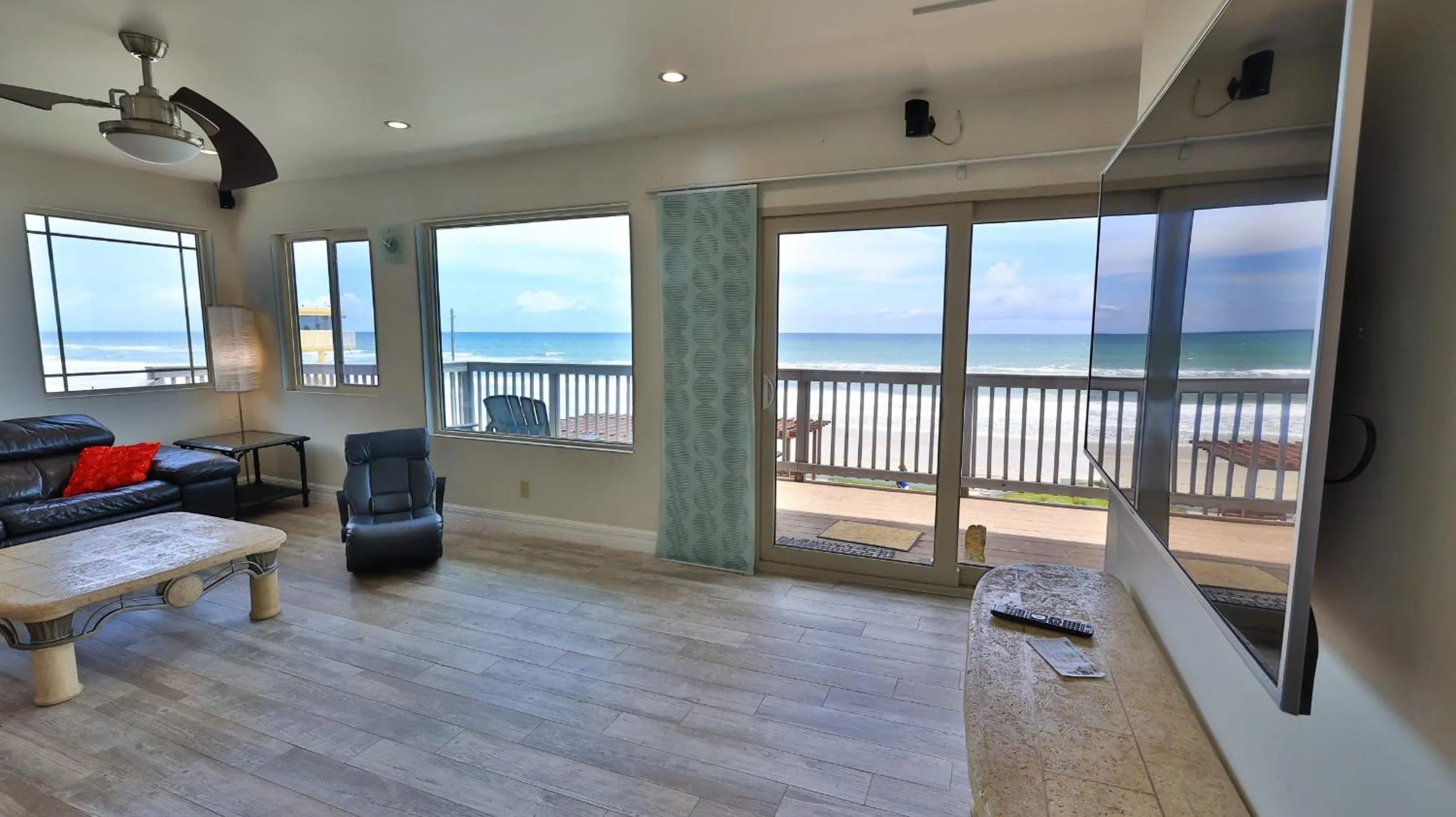 Balcony/Terrace in Driftwood Beach Motel