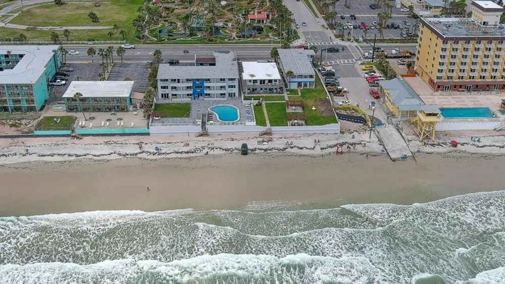 Property building in Driftwood Beach Motel