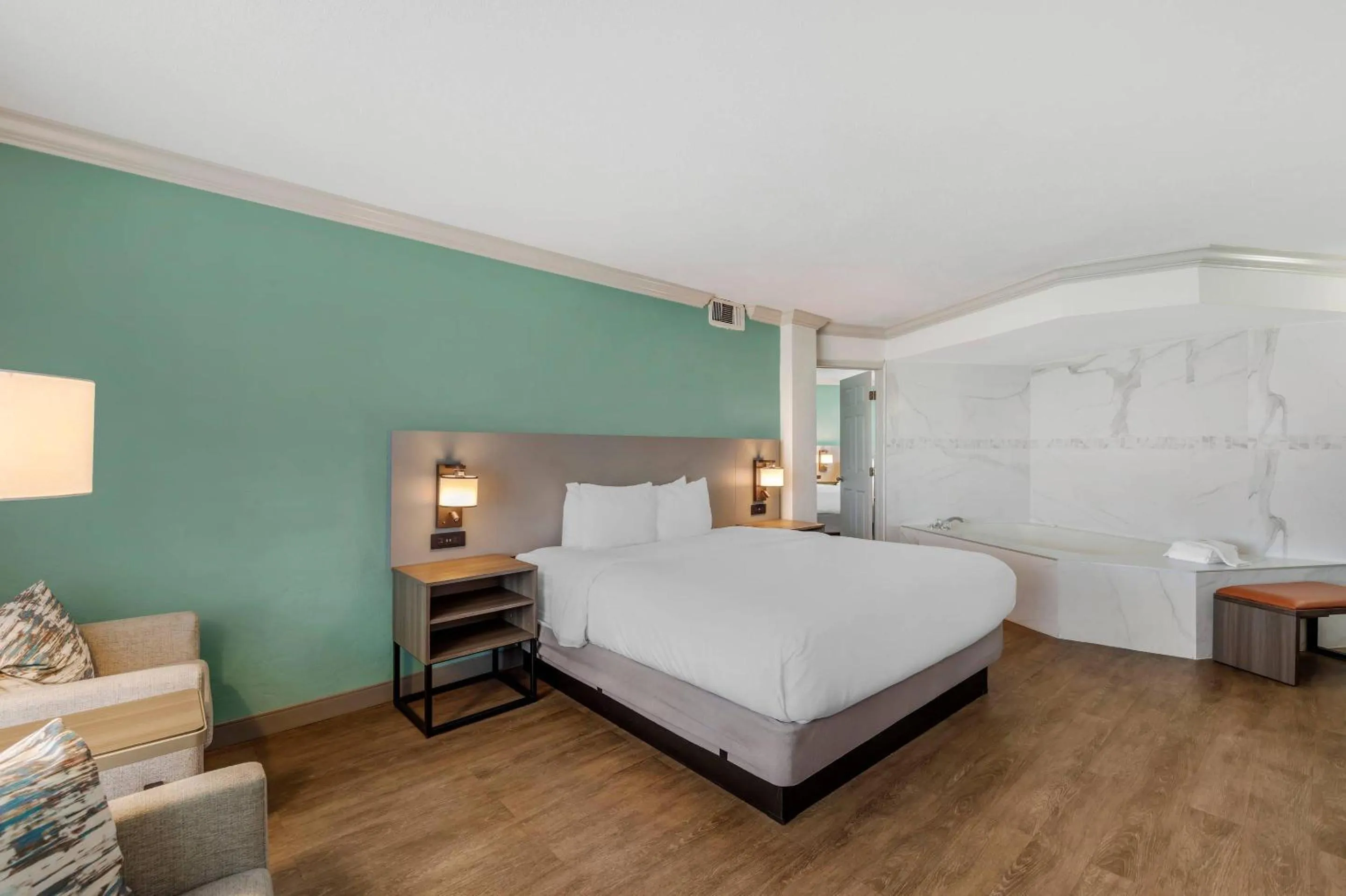 Bedroom, Bed in Comfort Inn & Suites Ormond Beach Oceanfront