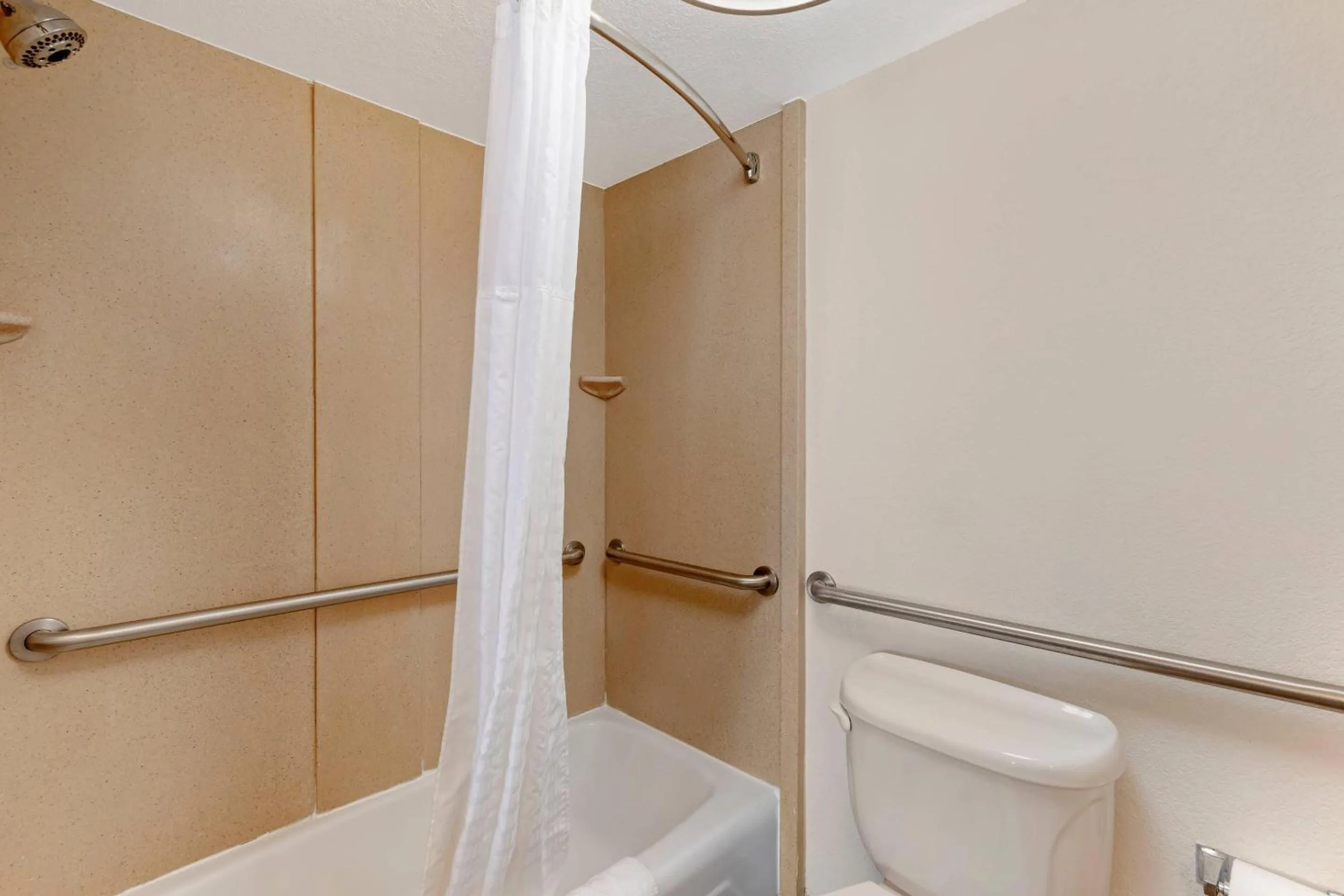 Bedroom in Comfort Inn & Suites Ormond Beach Oceanfront