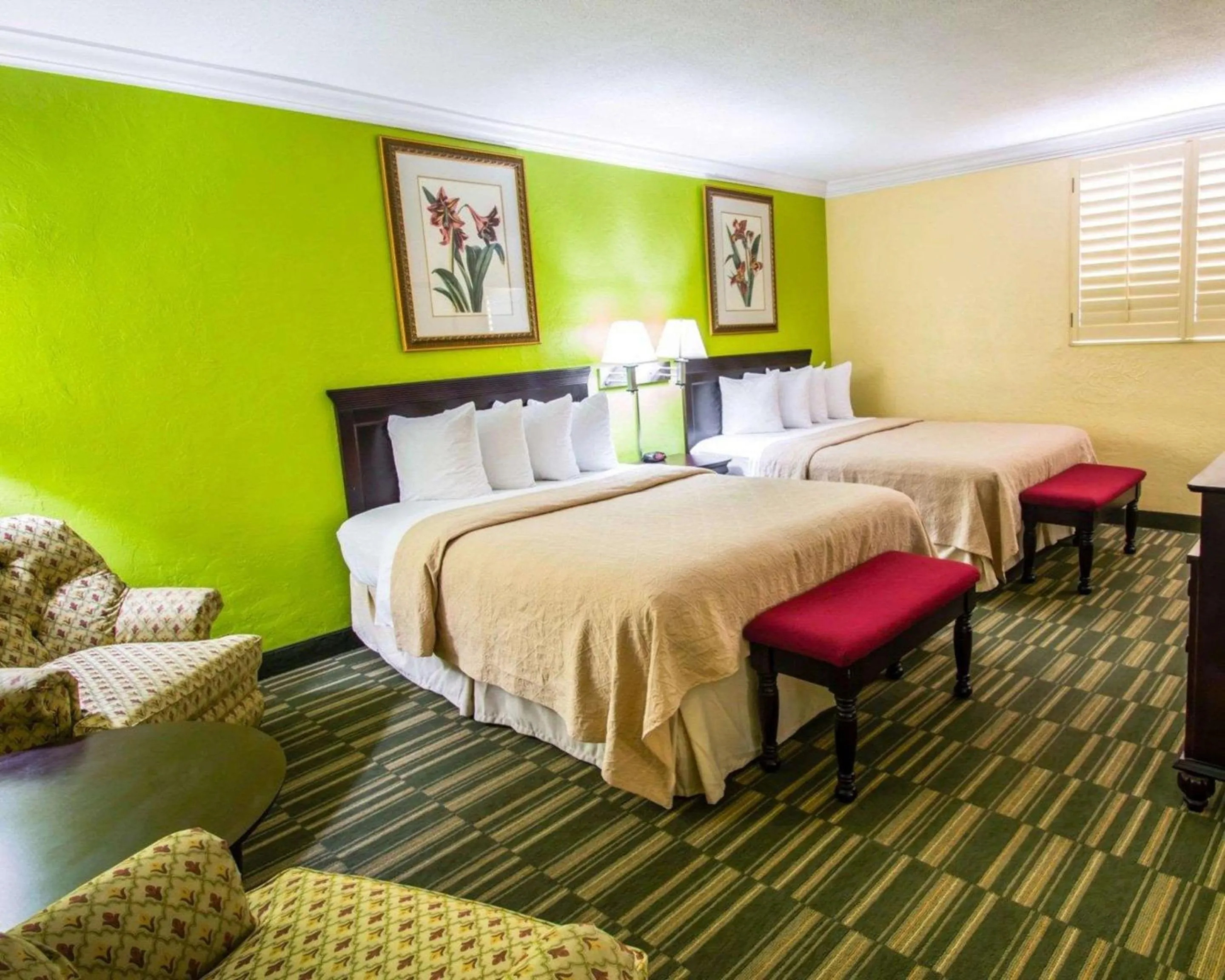 Photo of the whole room, Bed in Quality Inn Oceanfront