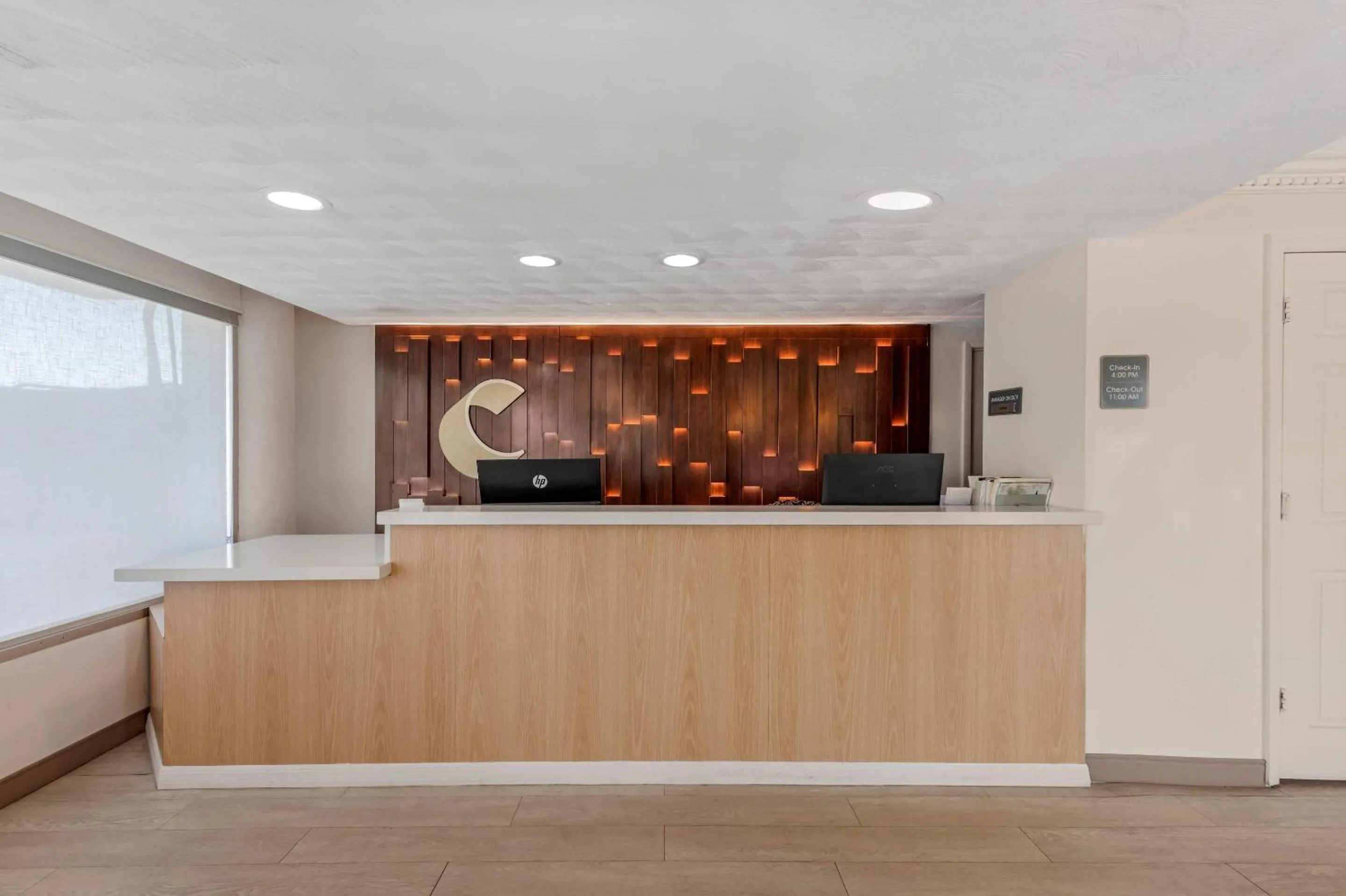 Lobby or reception in Comfort Inn & Suites Ormond Beach Oceanfront