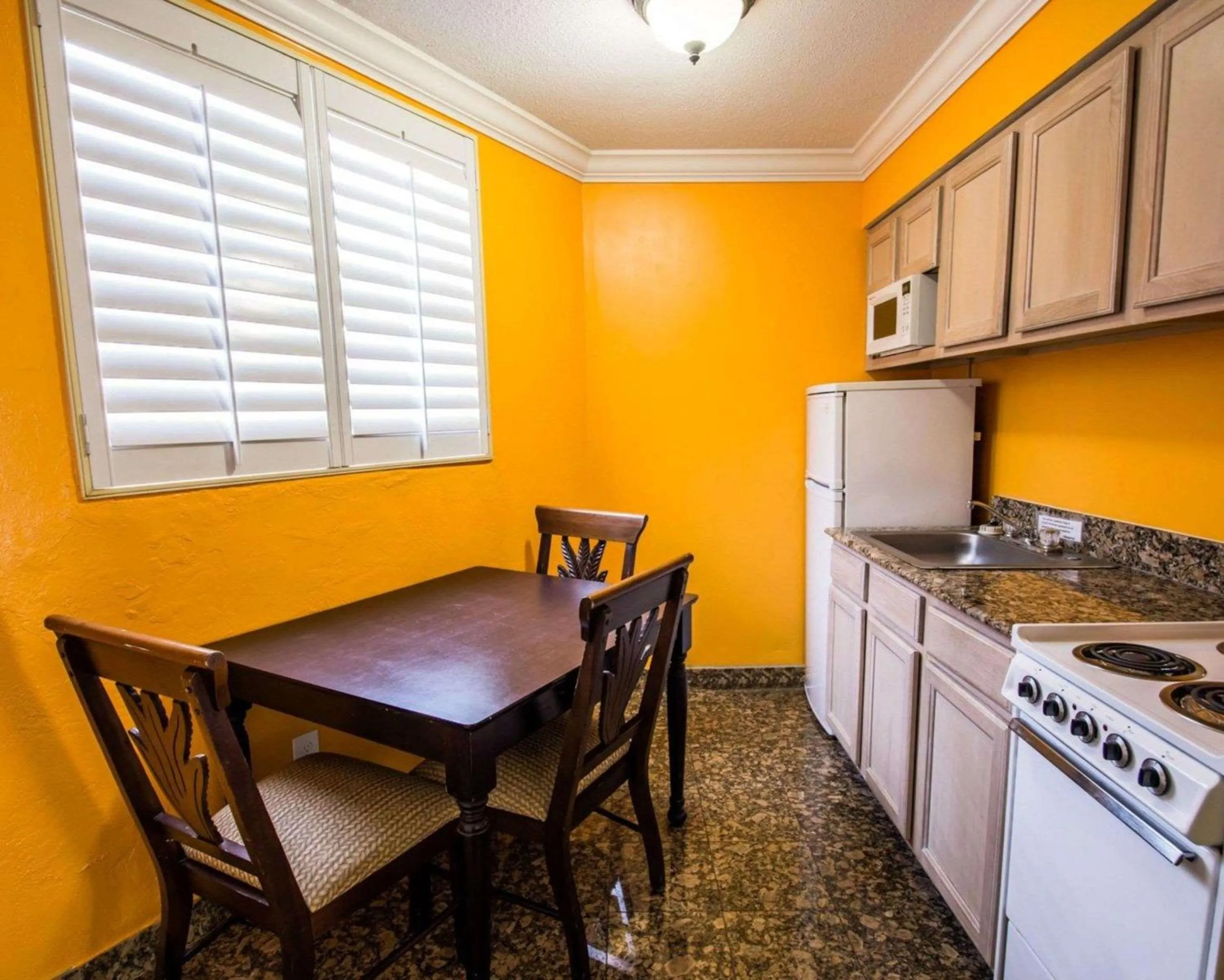 Photo of the whole room in Quality Inn Oceanfront