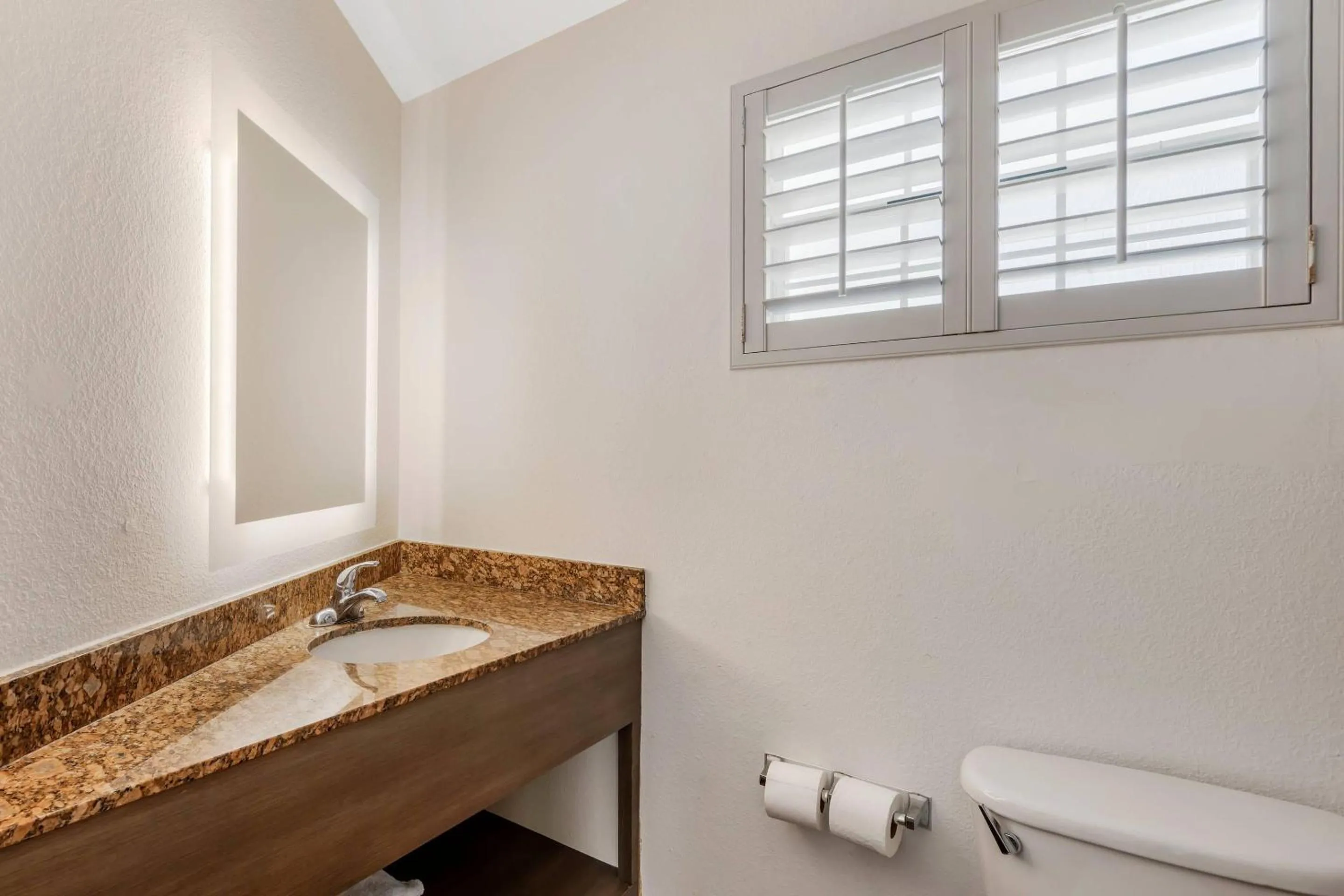 Bedroom in Comfort Inn & Suites Ormond Beach Oceanfront