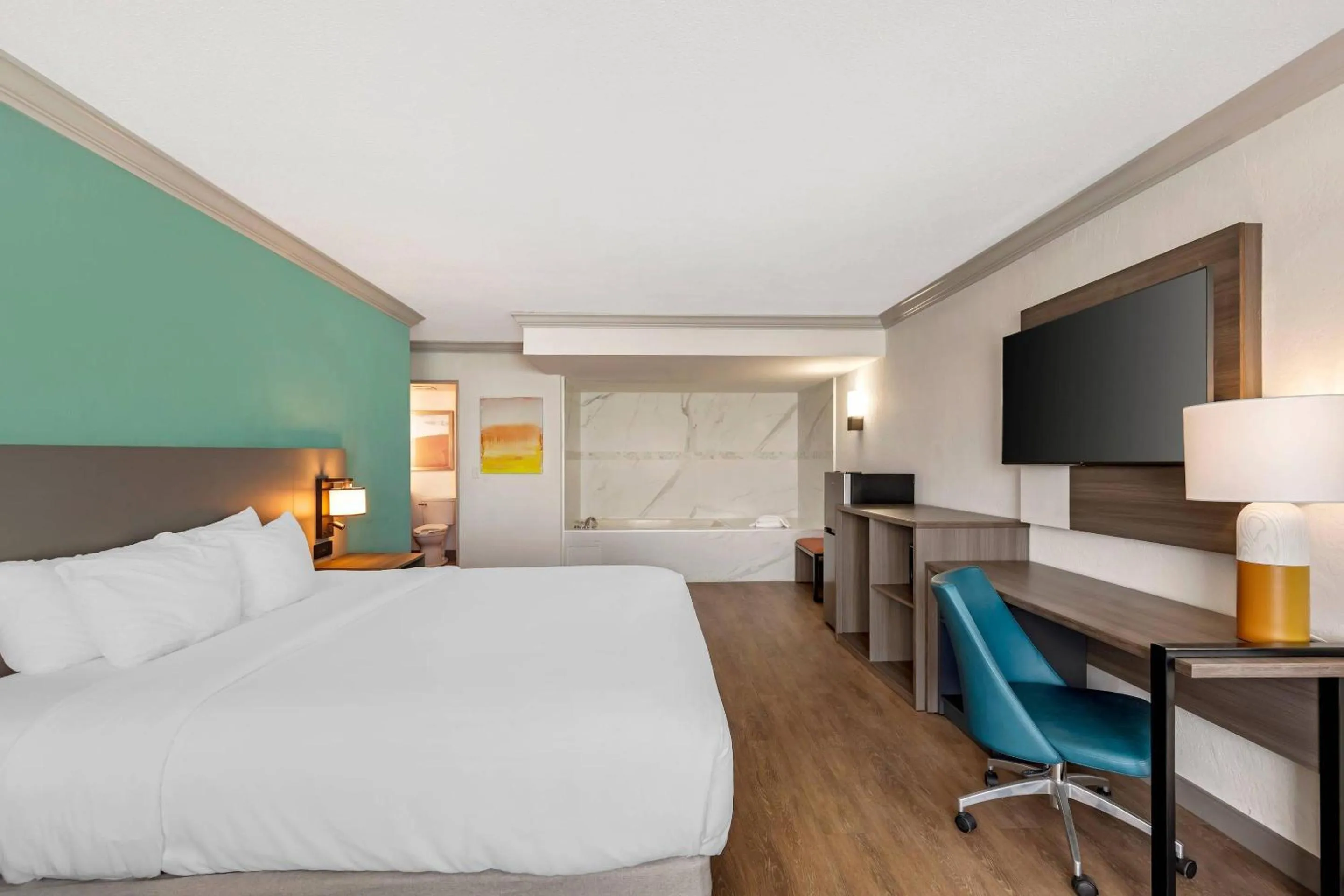 Bedroom, Bed in Comfort Inn & Suites Ormond Beach Oceanfront