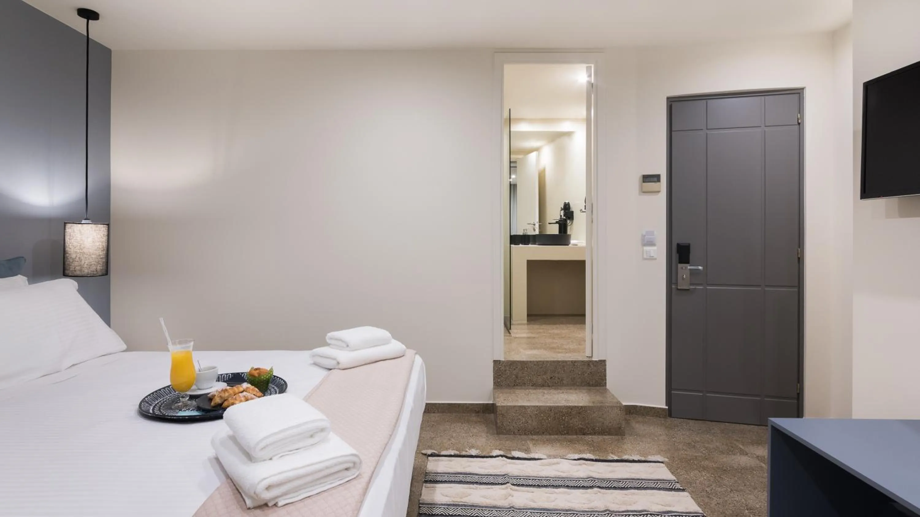 Bathroom, Bed in Ciel Living Athens