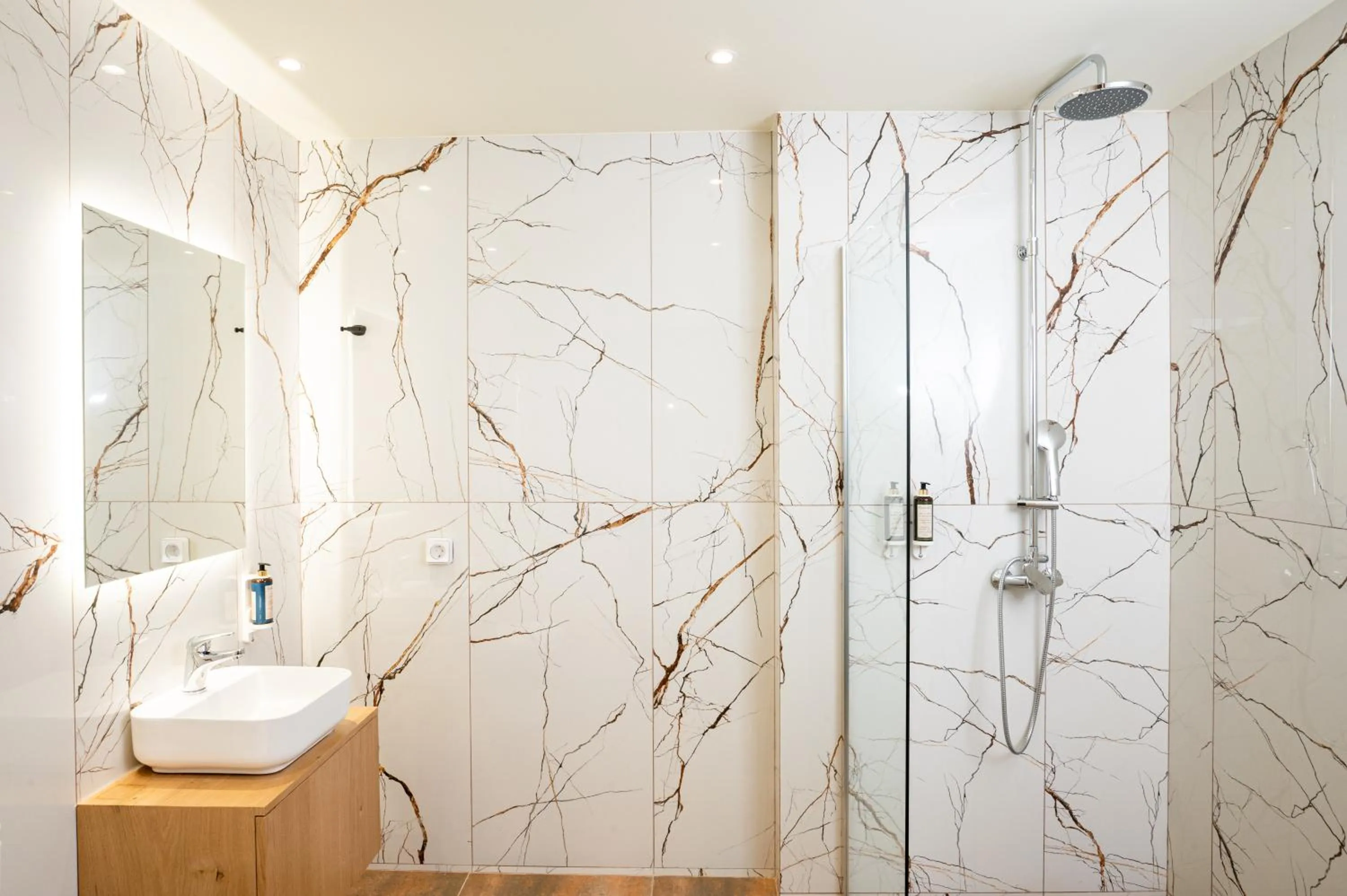 Shower in Ciel Living Athens