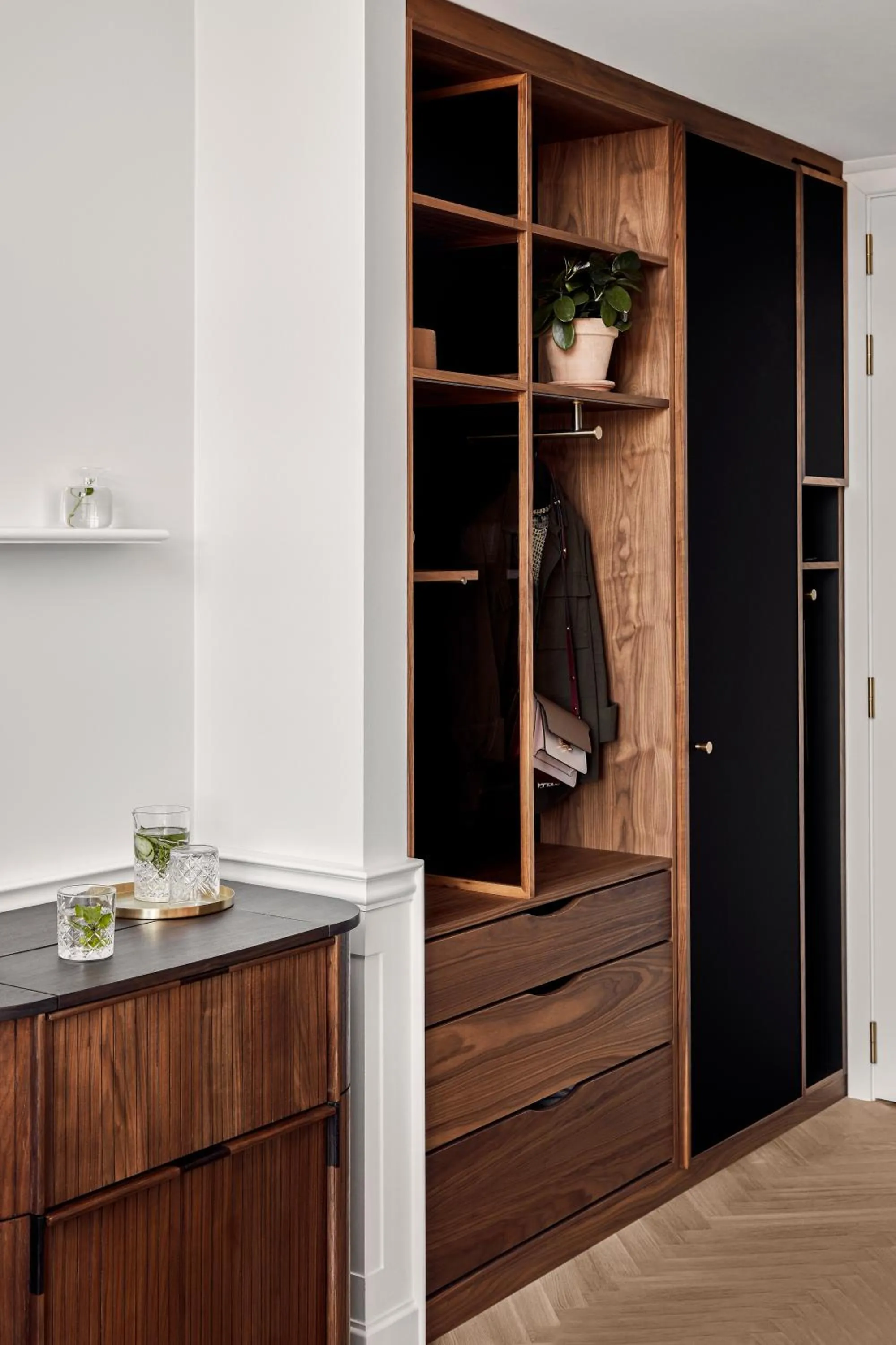 wardrobe in Villa Copenhagen