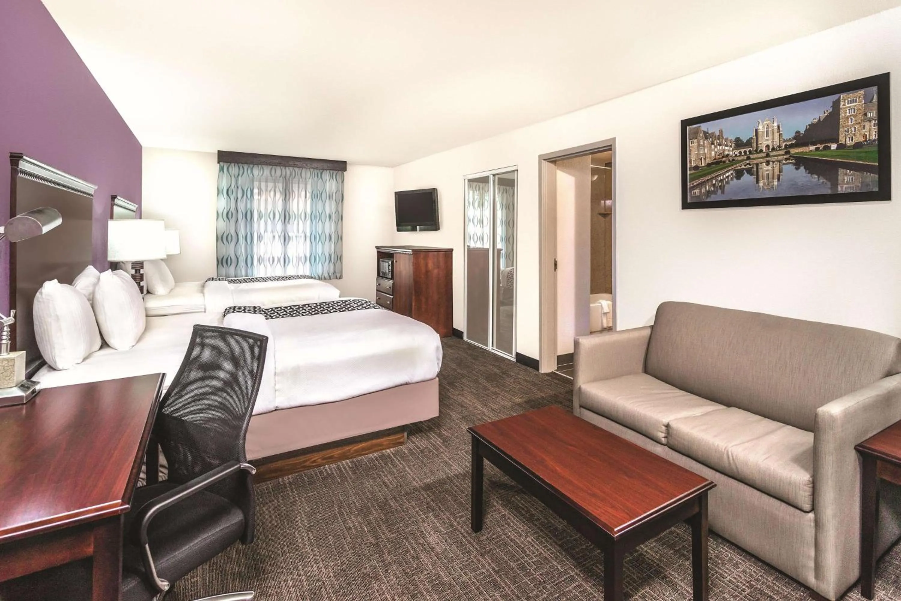 Photo of the whole room, Bed in La Quinta by Wyndham Rome