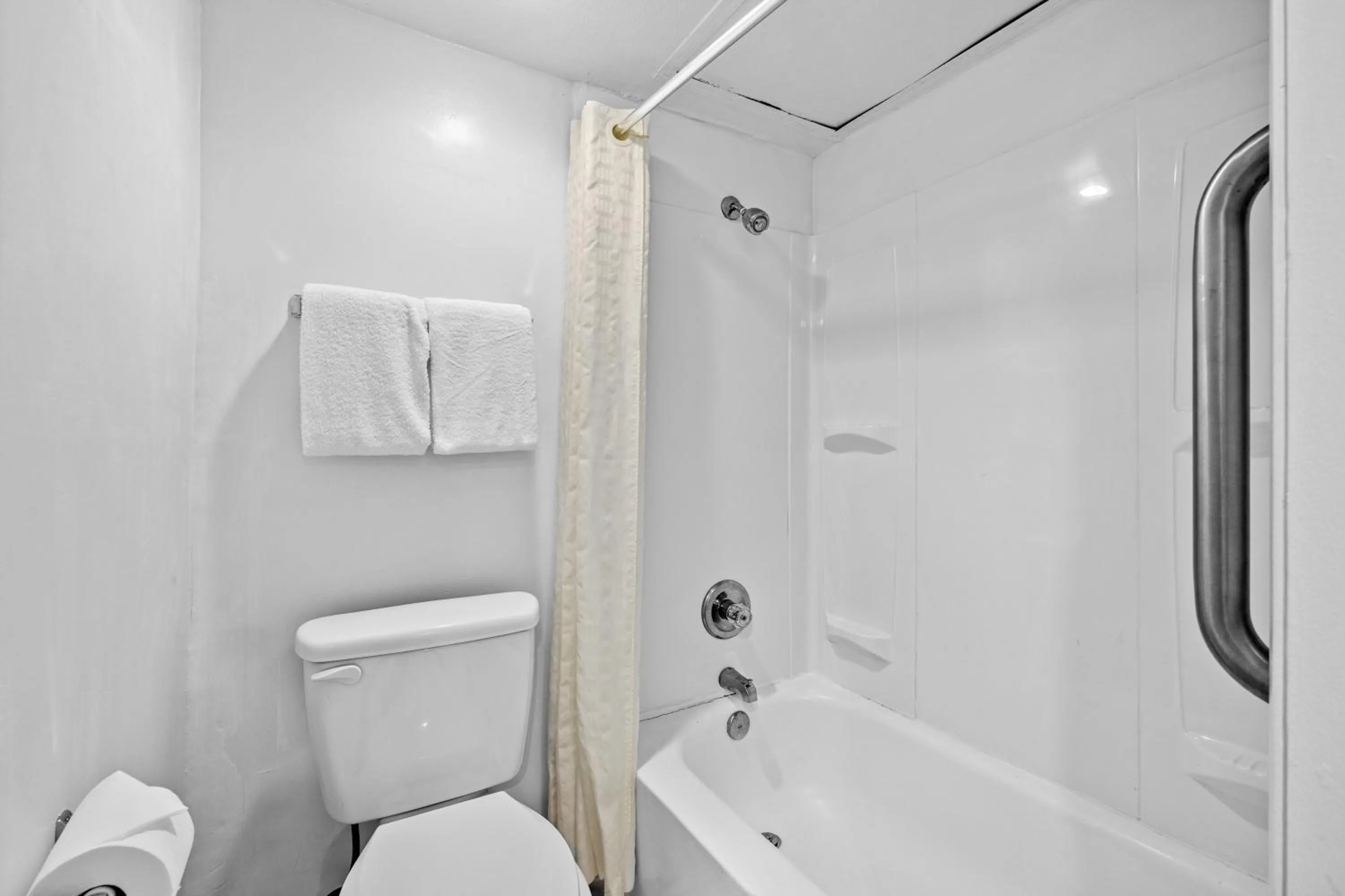 Bathroom in The Reef At Seahaven Beach Resorts