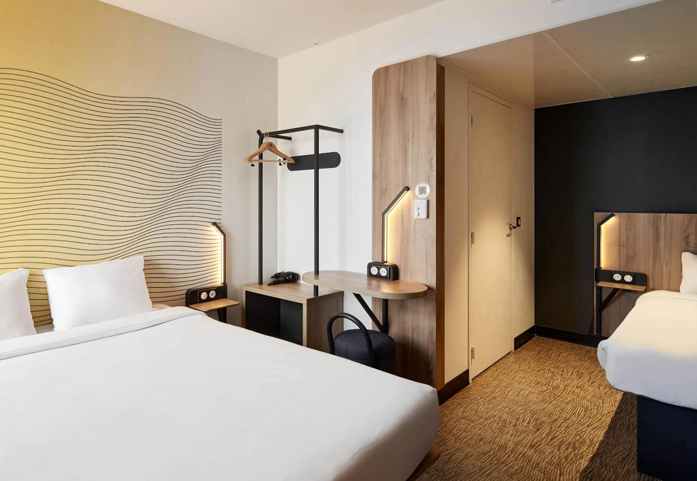 Bedroom, Bed in B&B HOTEL Cergy Saint Christophe