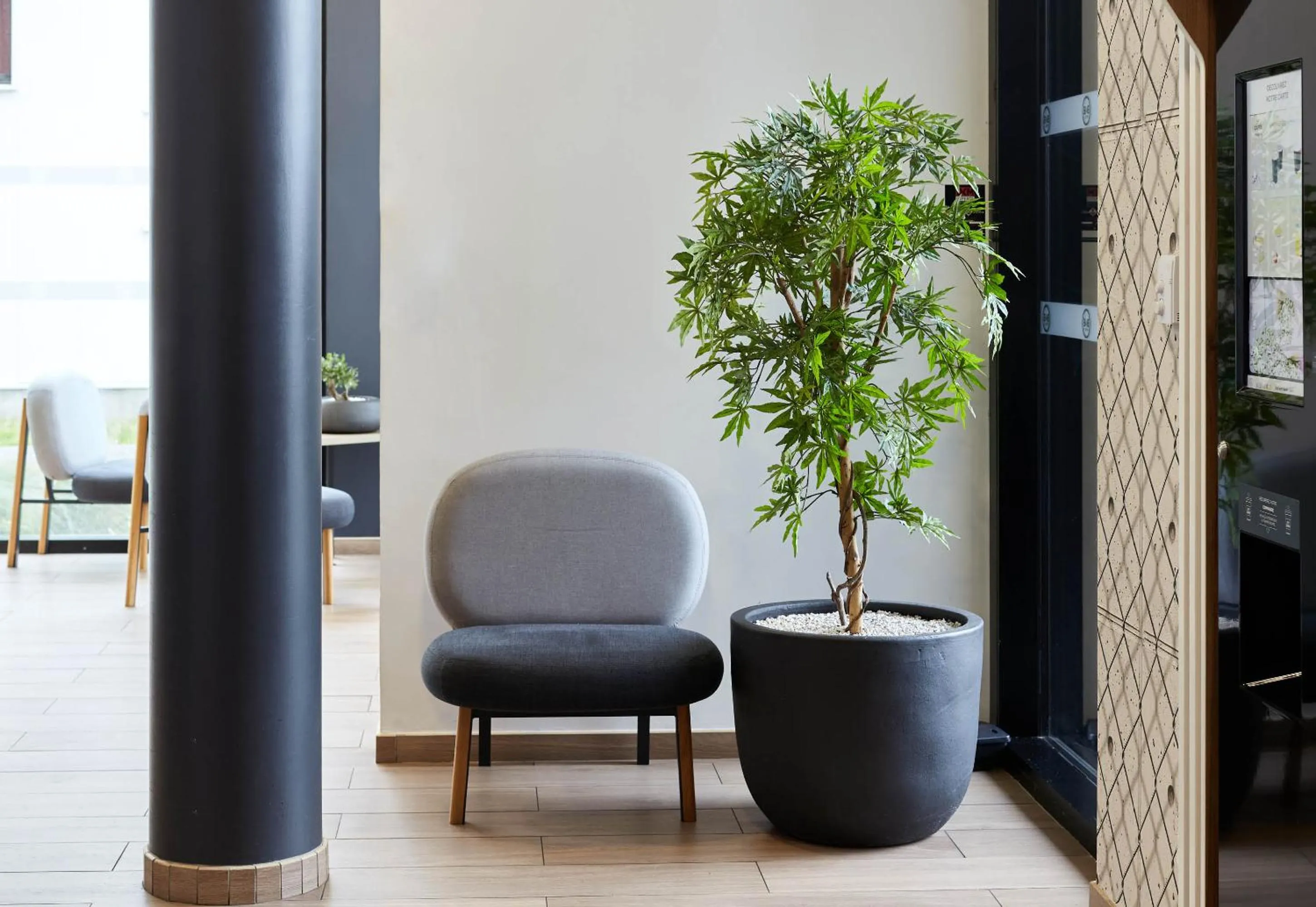 Seating area in B&B HOTEL Cergy Saint Christophe