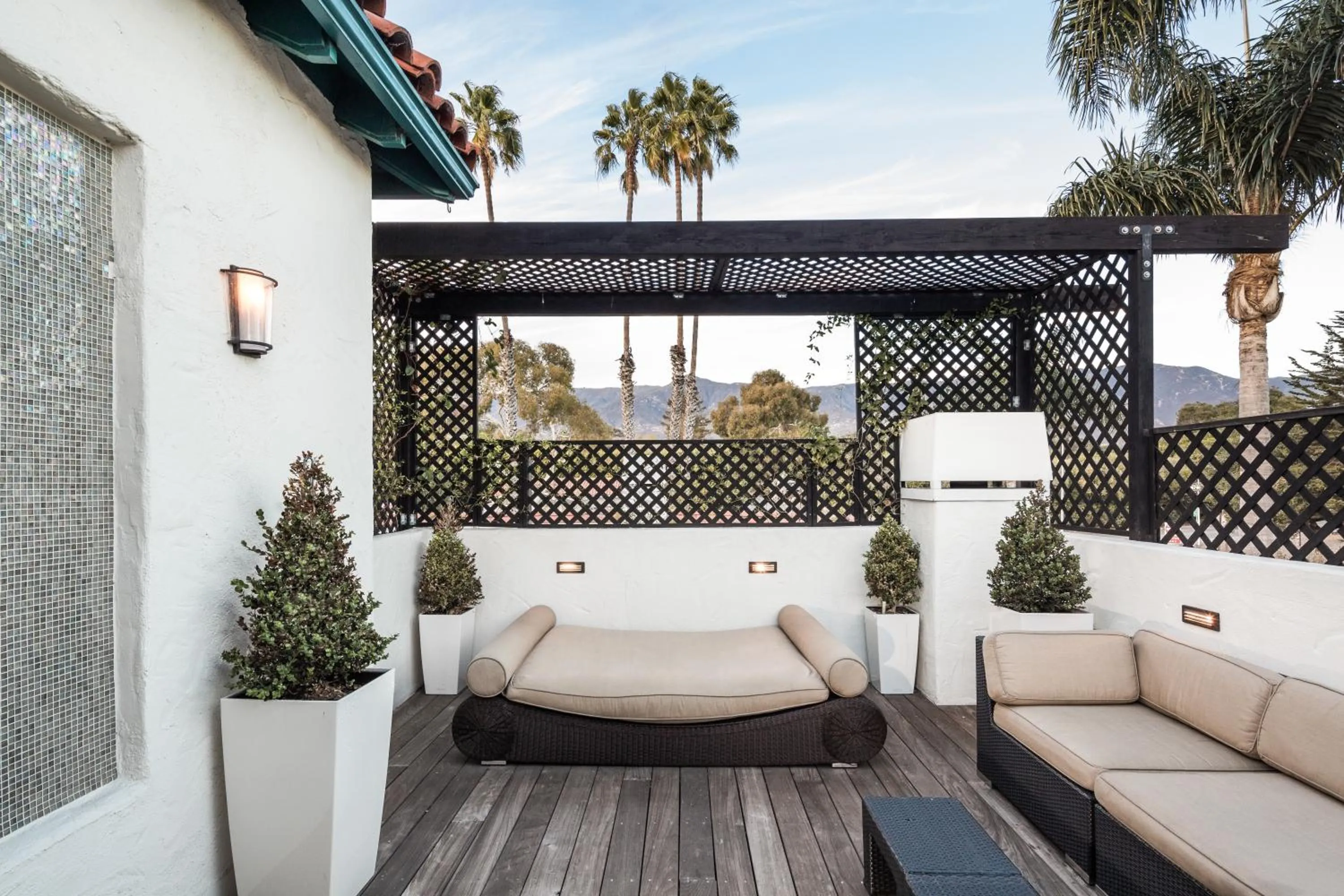 Patio in Montecito Inn