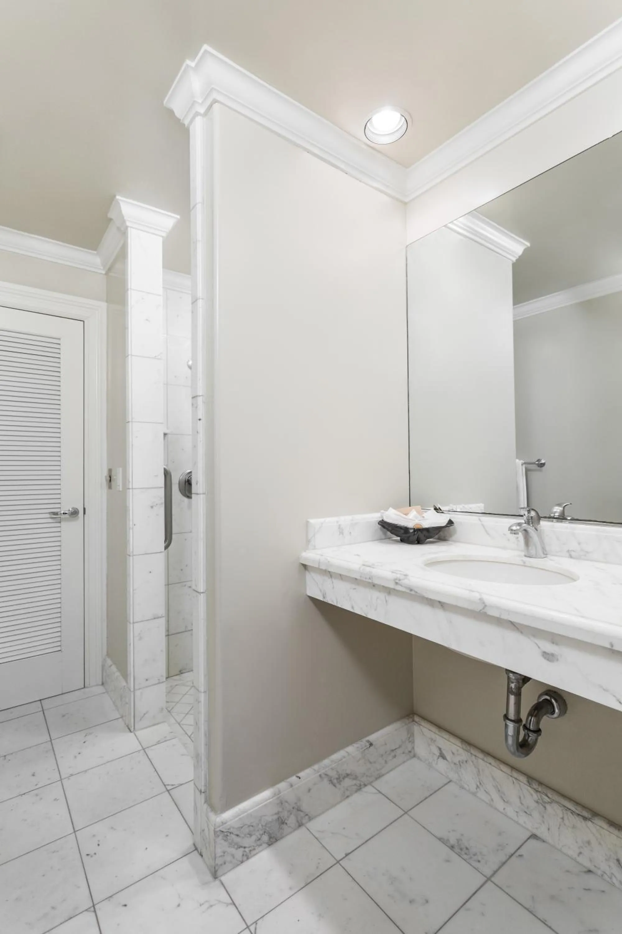 Bathroom in Montecito Inn