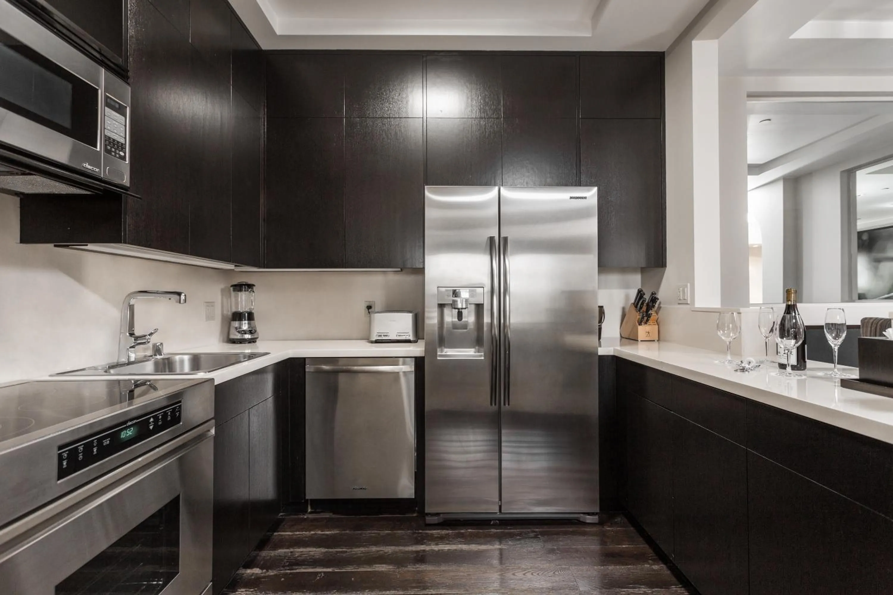 Kitchen or kitchenette in Montecito Inn