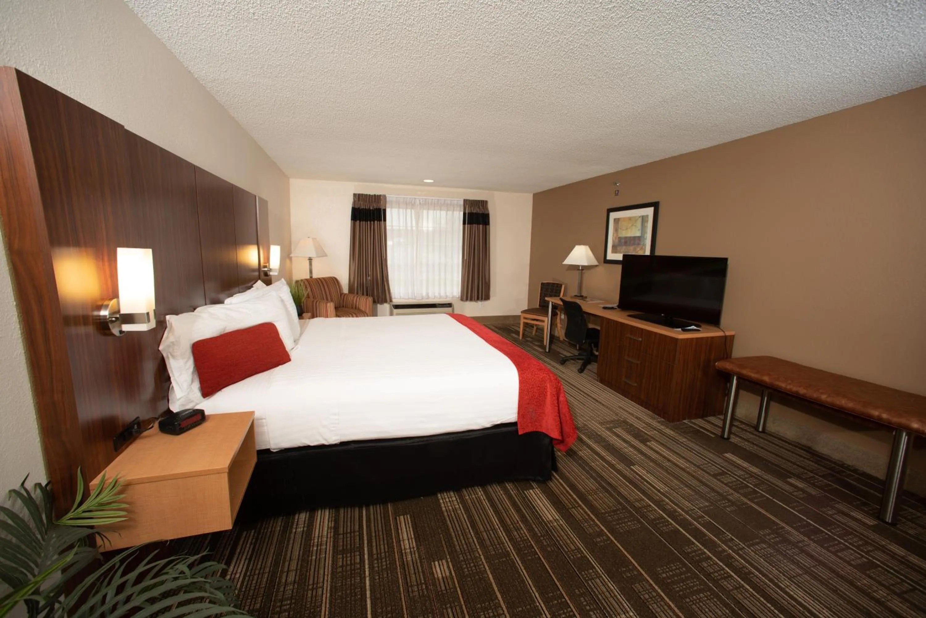 Bed in Northfield Inn Suites and Conference Center
