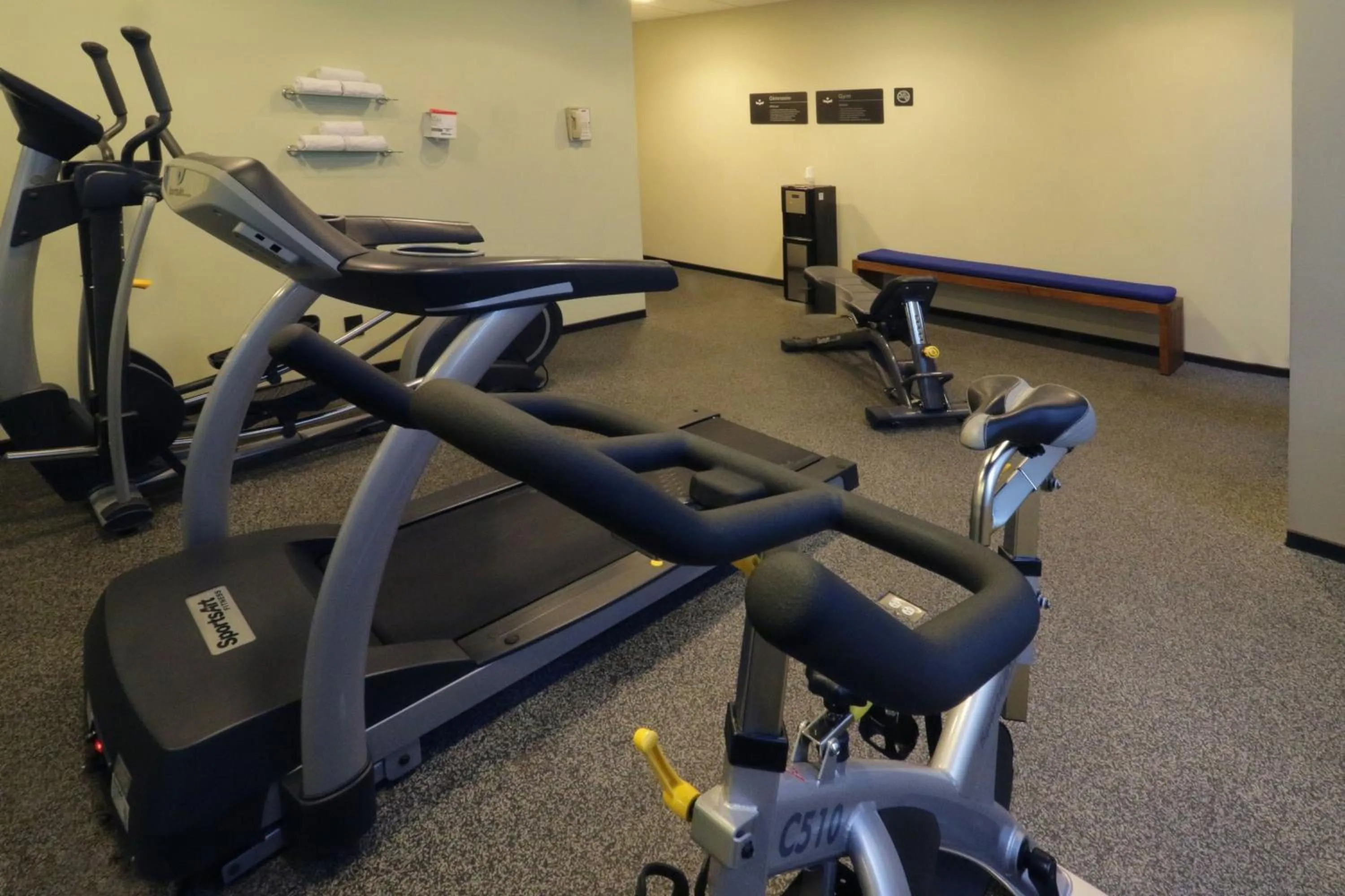 Fitness centre/facilities in City Express Suites by Marriott Ciudad de México Santa Fe