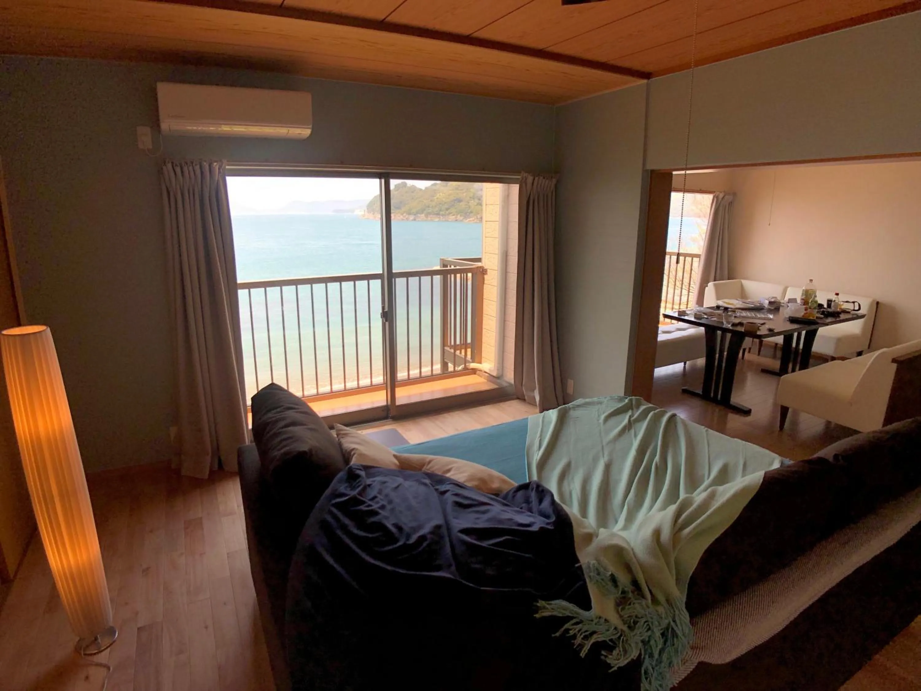 Photo of the whole room, Bed in villa chillon