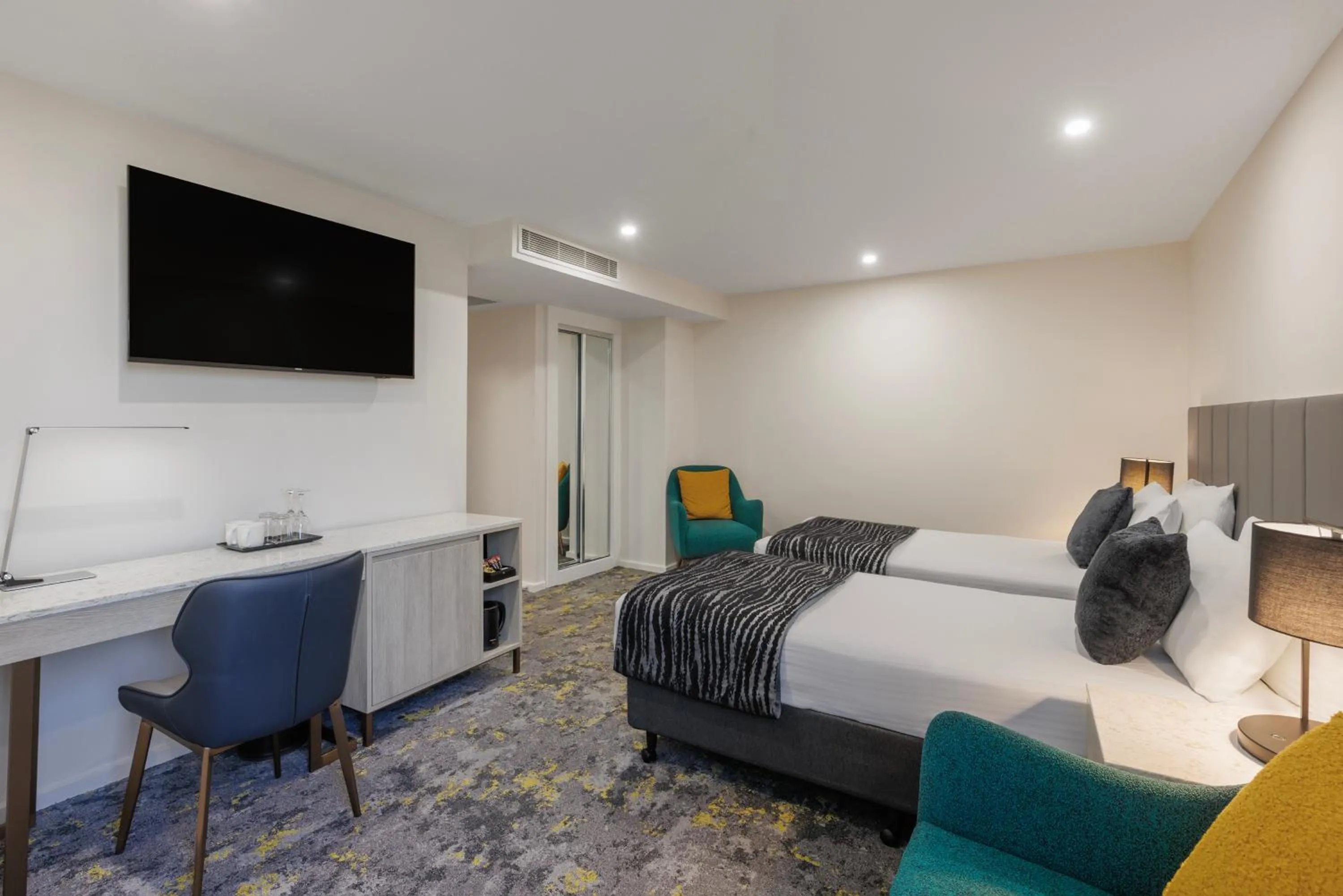 Bedroom, Bed in Hotel Grand Chancellor Melbourne