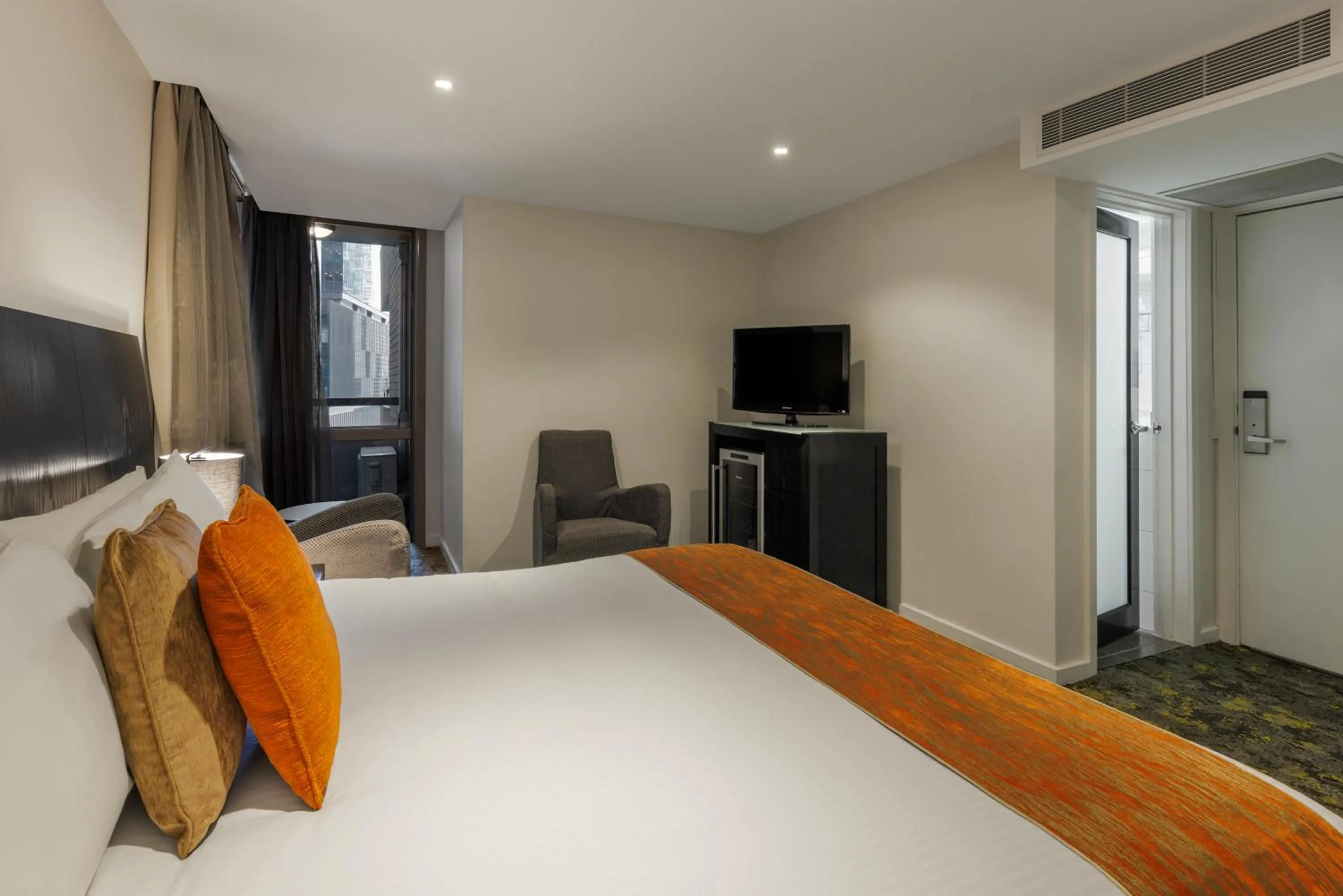 Bed in Hotel Grand Chancellor Melbourne