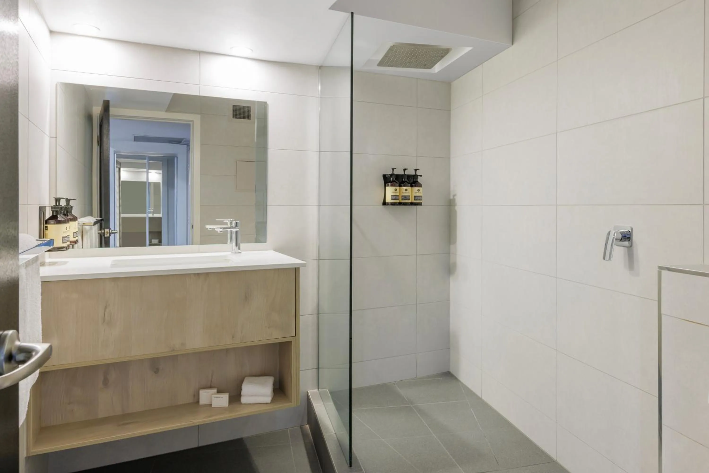 Bathroom in Hotel Grand Chancellor Melbourne