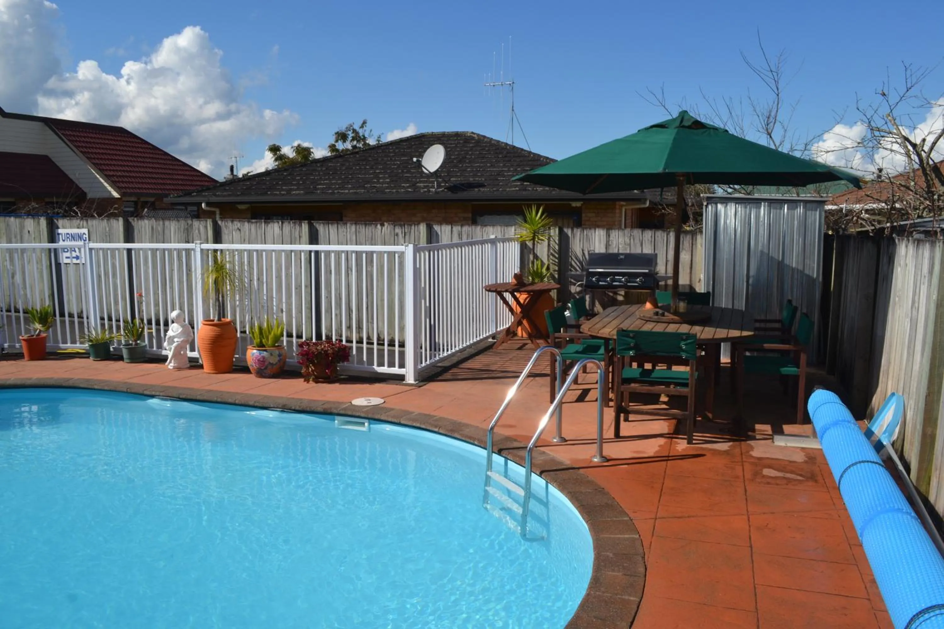 BBQ facilities in Avenue Heights Motel
