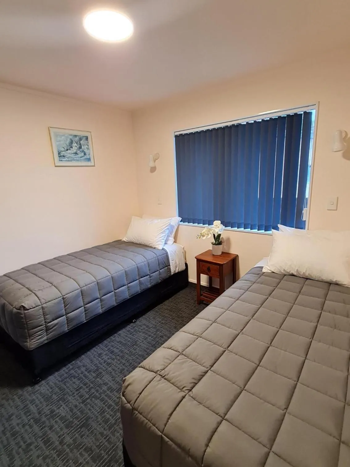 Bed in Avenue Heights Motel