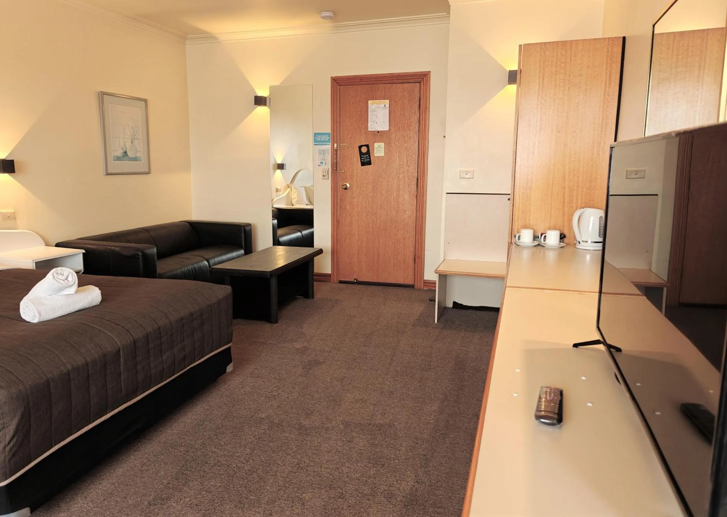 Bed in St Georges Motor Inn