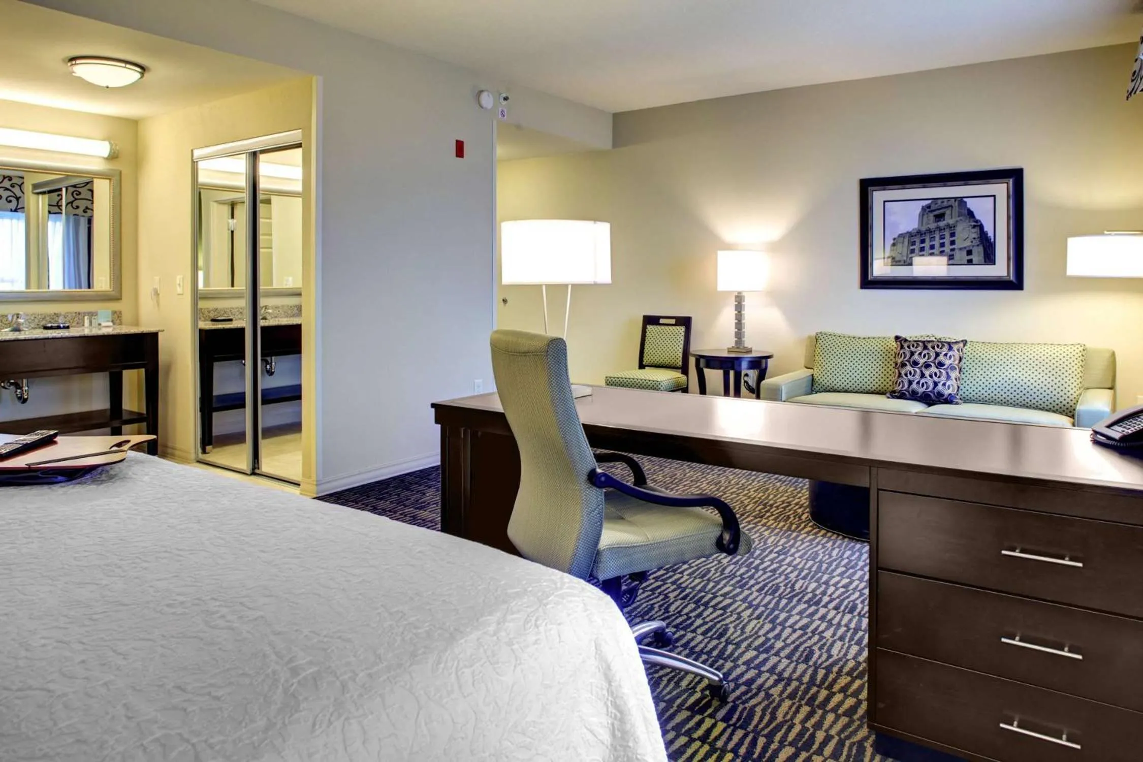 Bedroom, Bed in Hampton Inn & Suites Baton Rouge Downtown